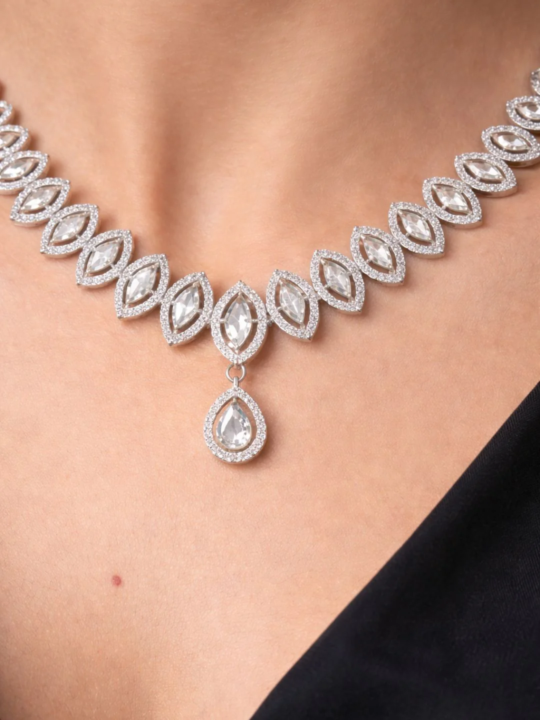 Alankrita Diamond Necklace with Earings - Image 3