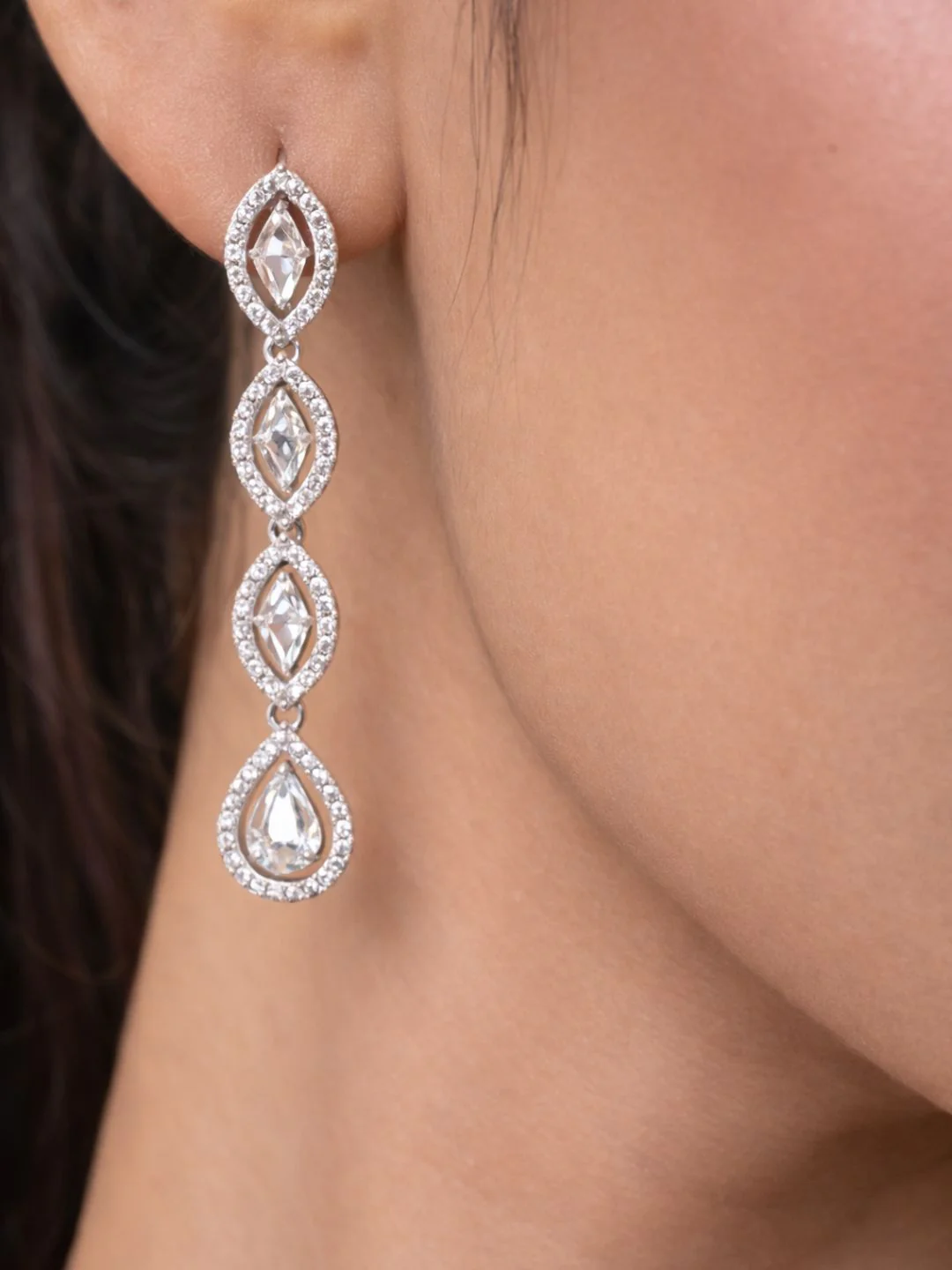 Alankrita Diamond Necklace with Earings - Image 4