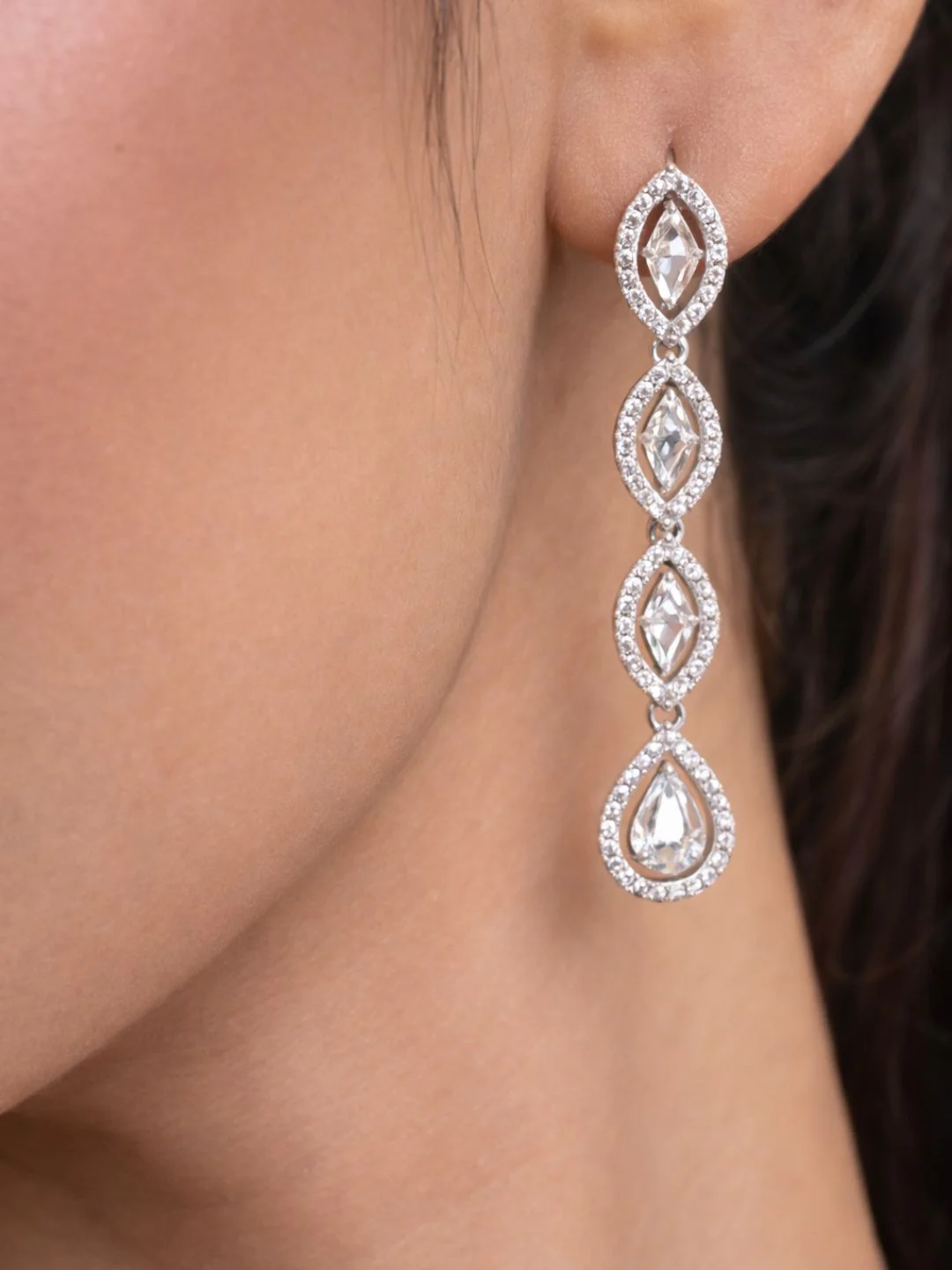 Alankrita Diamond Necklace with Earings - Image 5