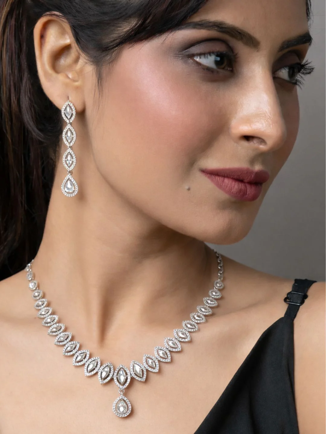 Alankrita Diamond Necklace with Earings - Image 6