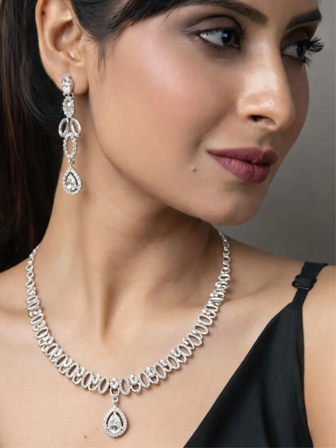 Alankrita Diamond Necklace with Earings - Image 6