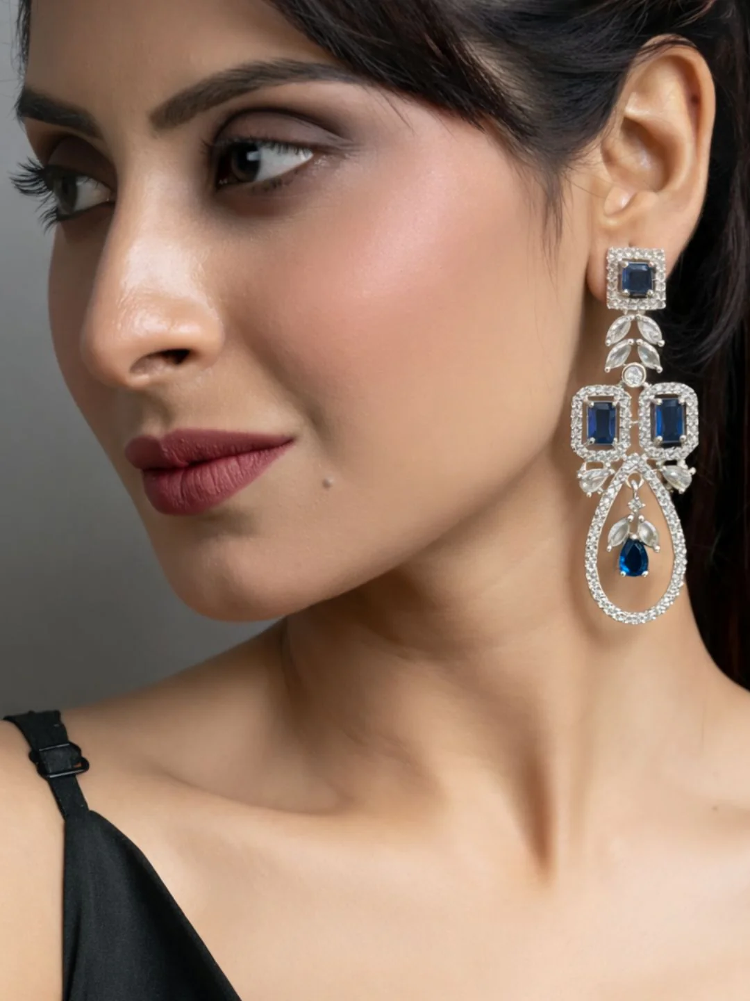 Alankrita Diamond Earings - Image 2