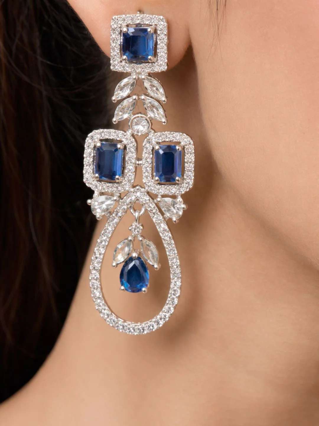 Alankrita Diamond Earings - Image 3