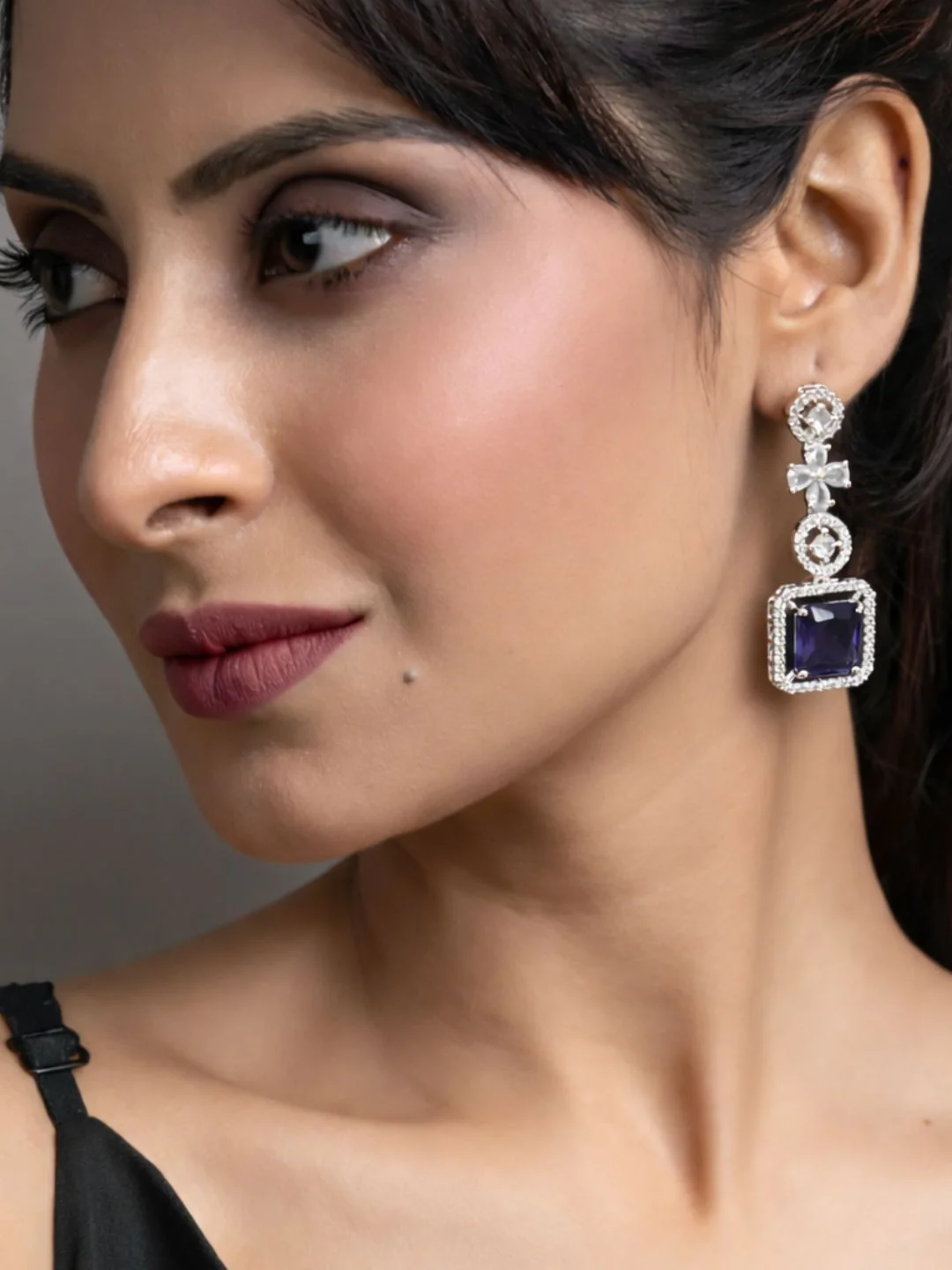 Alankrita Diamond Earings - Image 2