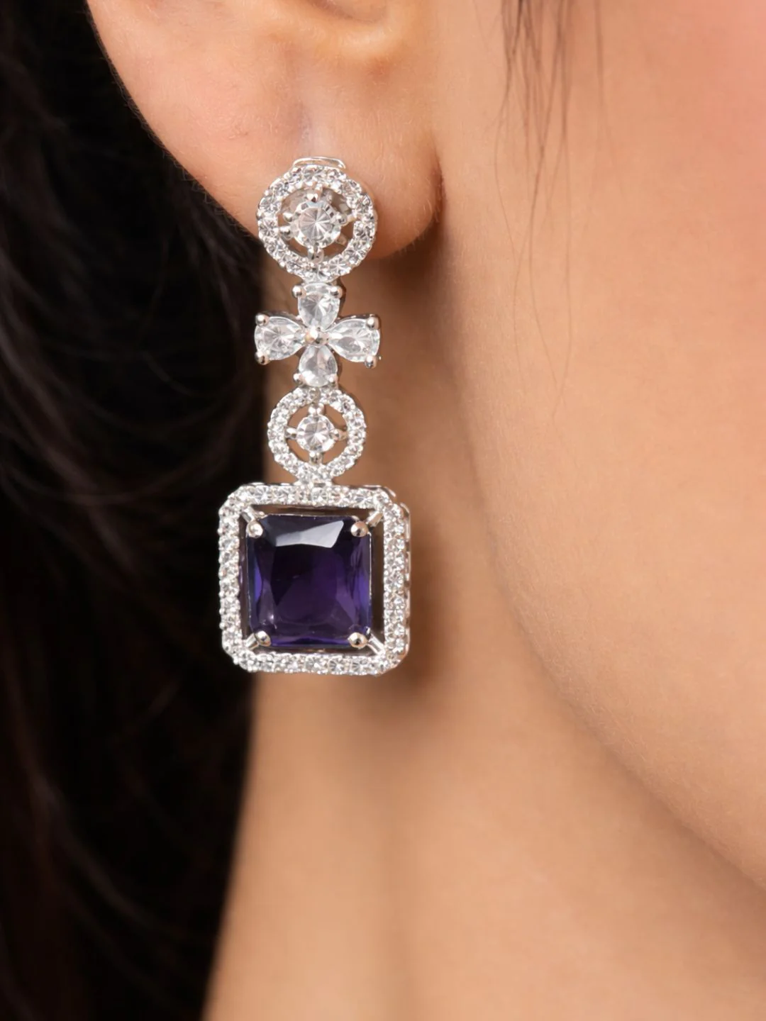 Alankrita Diamond Earings - Image 3