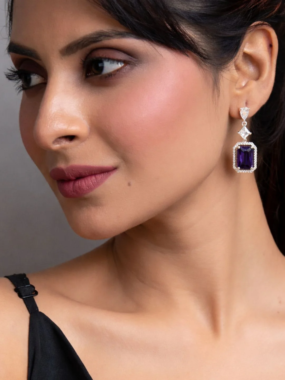 Alankrita Diamond Earings - Image 2