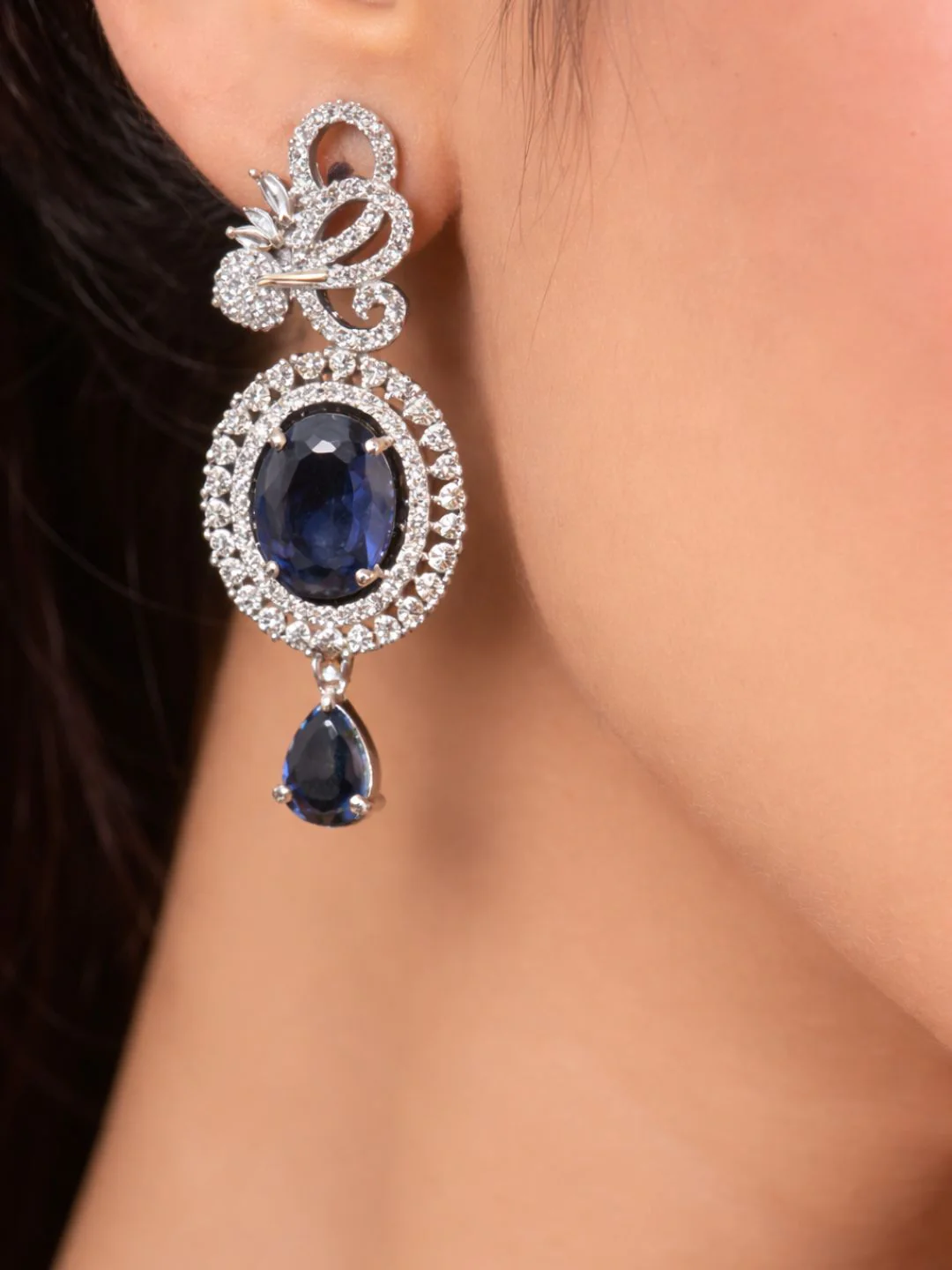 Alankrita Diamond Earings - Image 3