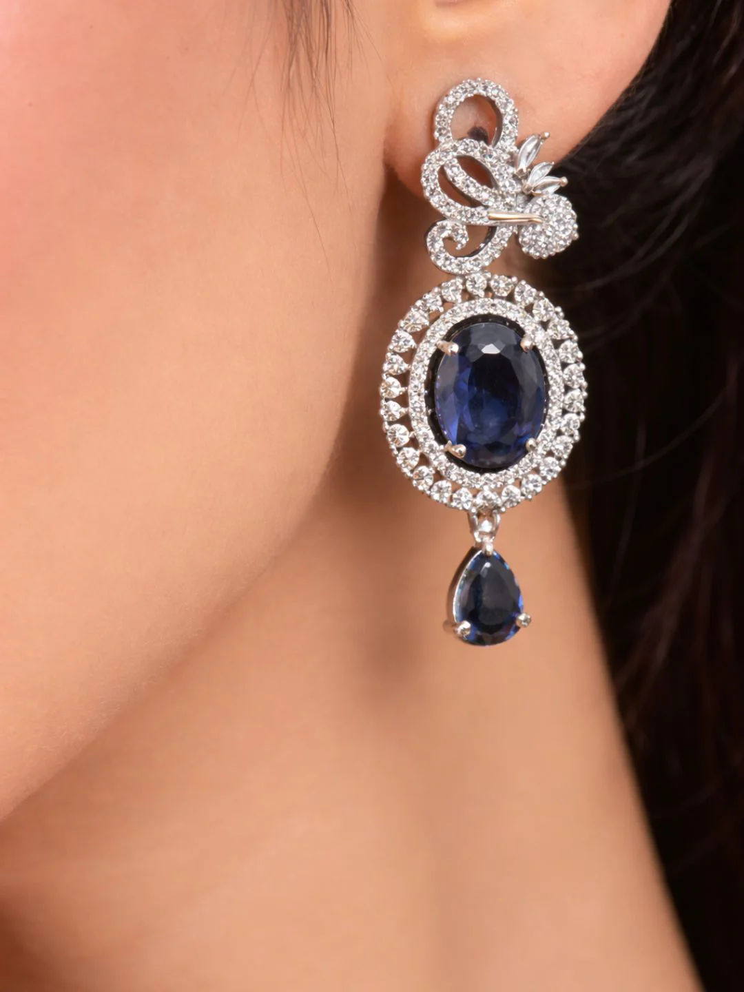 Alankrita Diamond Earings - Image 4
