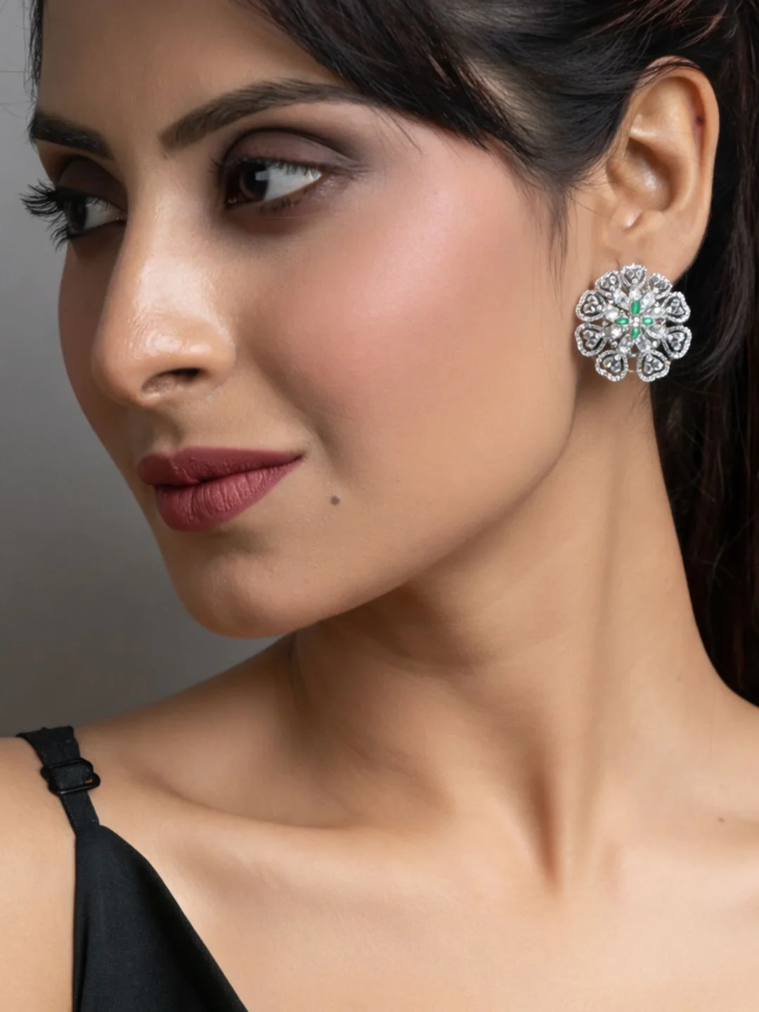 Alankrita Diamond Earings - Image 2