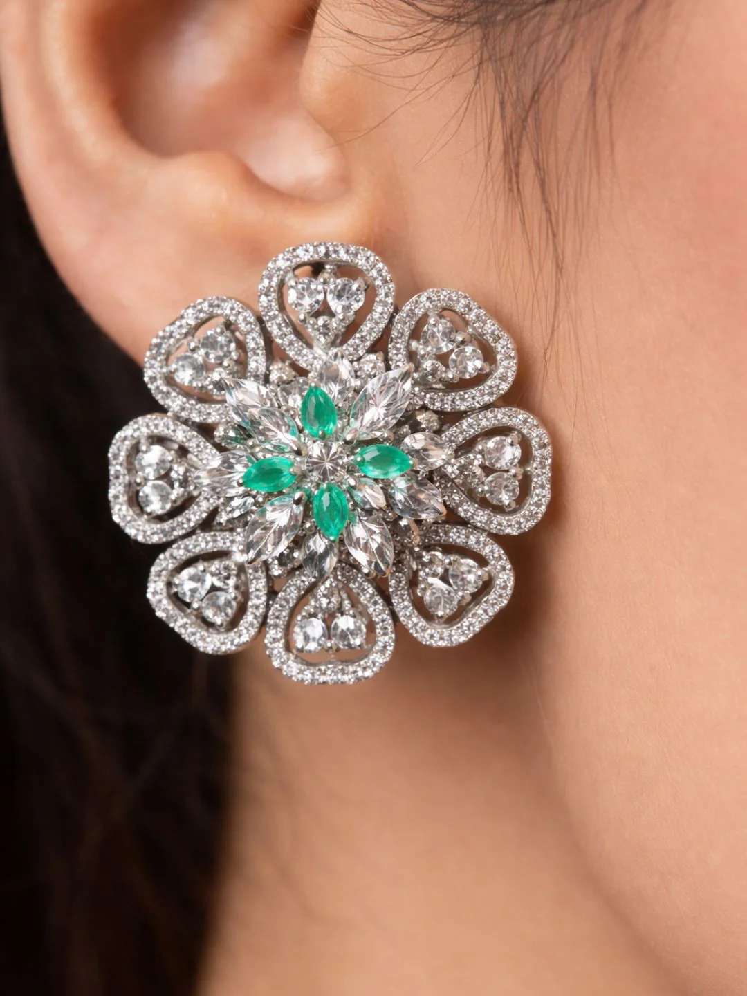 Alankrita Diamond Earings - Image 3