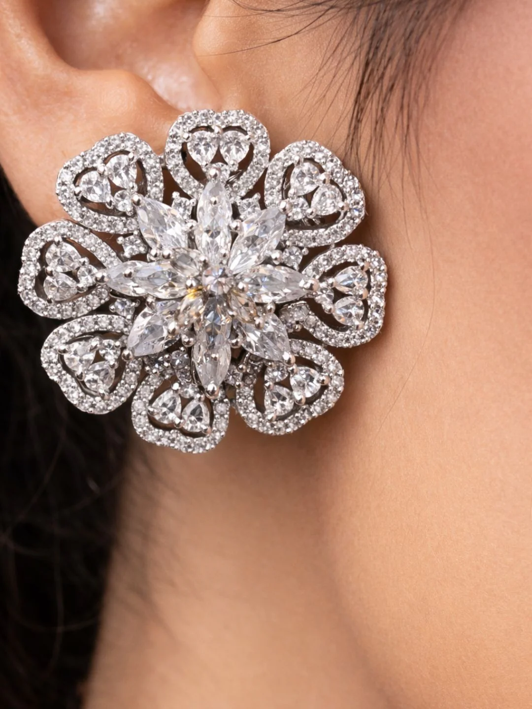 Alankrita Diamond Earings - Image 2