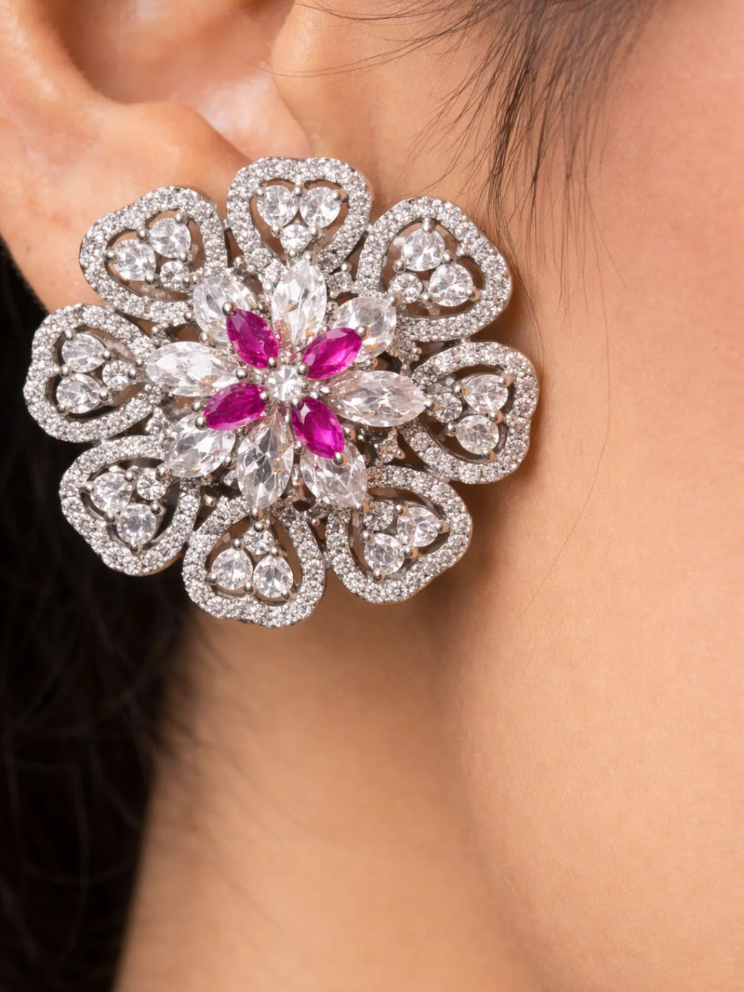 Alankrita Diamond Earings - Image 3