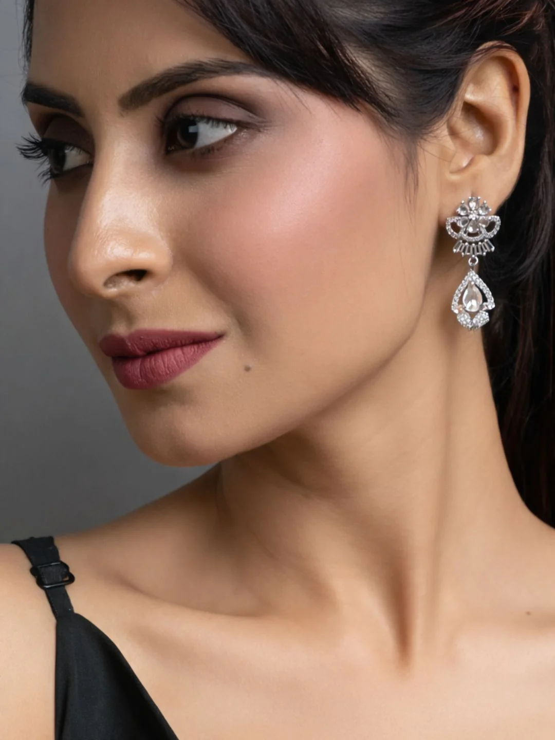 Alankrita Diamond Earings - Image 2