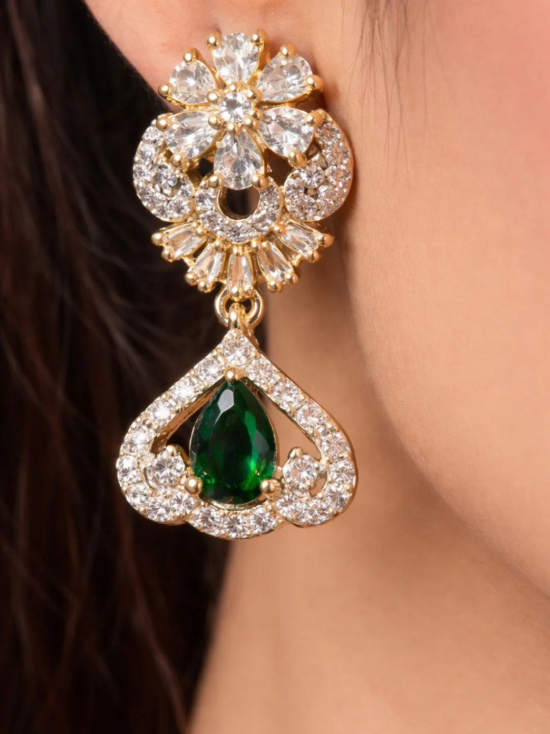 Alankrita Diamond Earings - Image 3