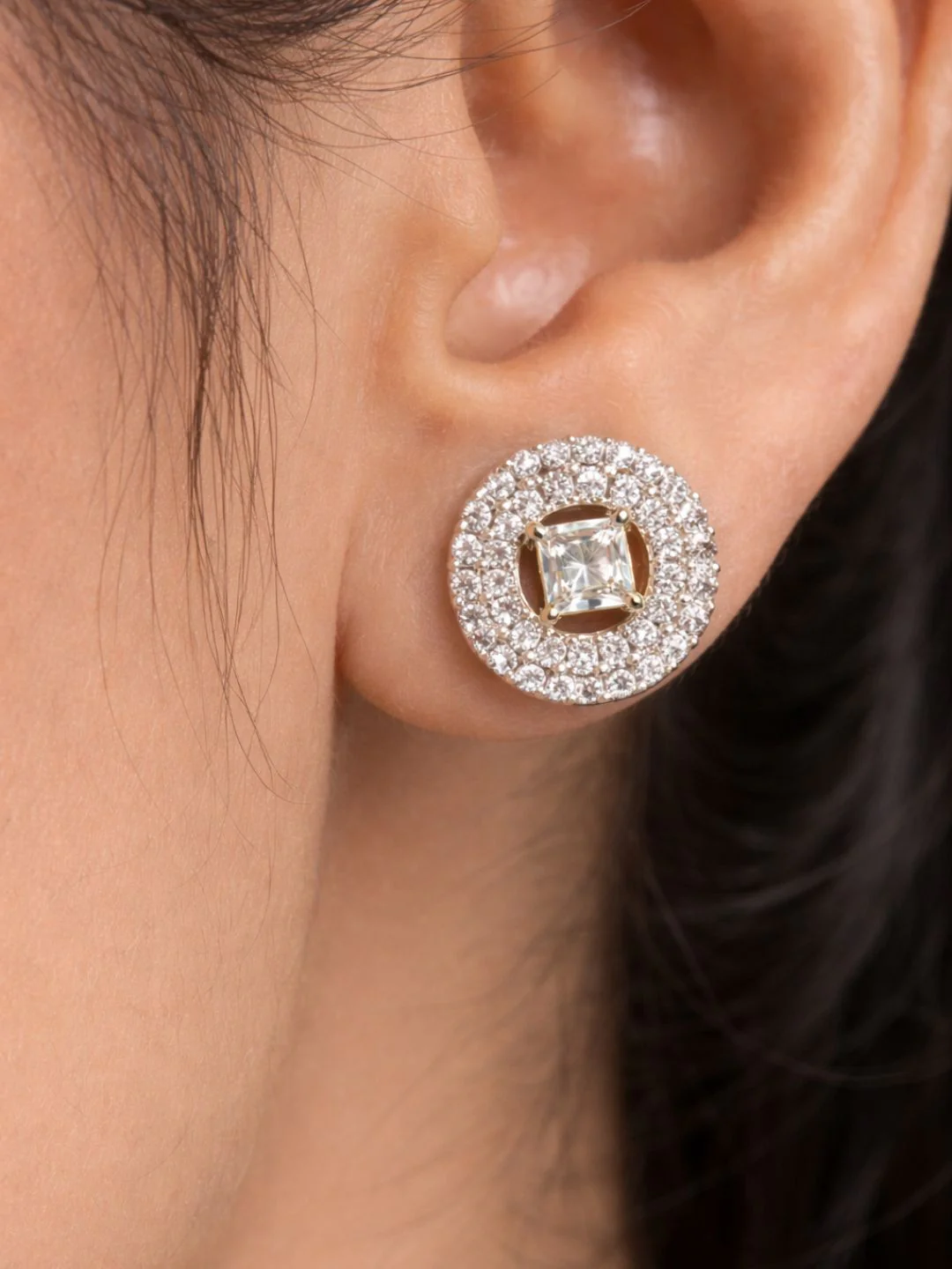 Alankrita Diamond earing & pendant stud - Image 5
