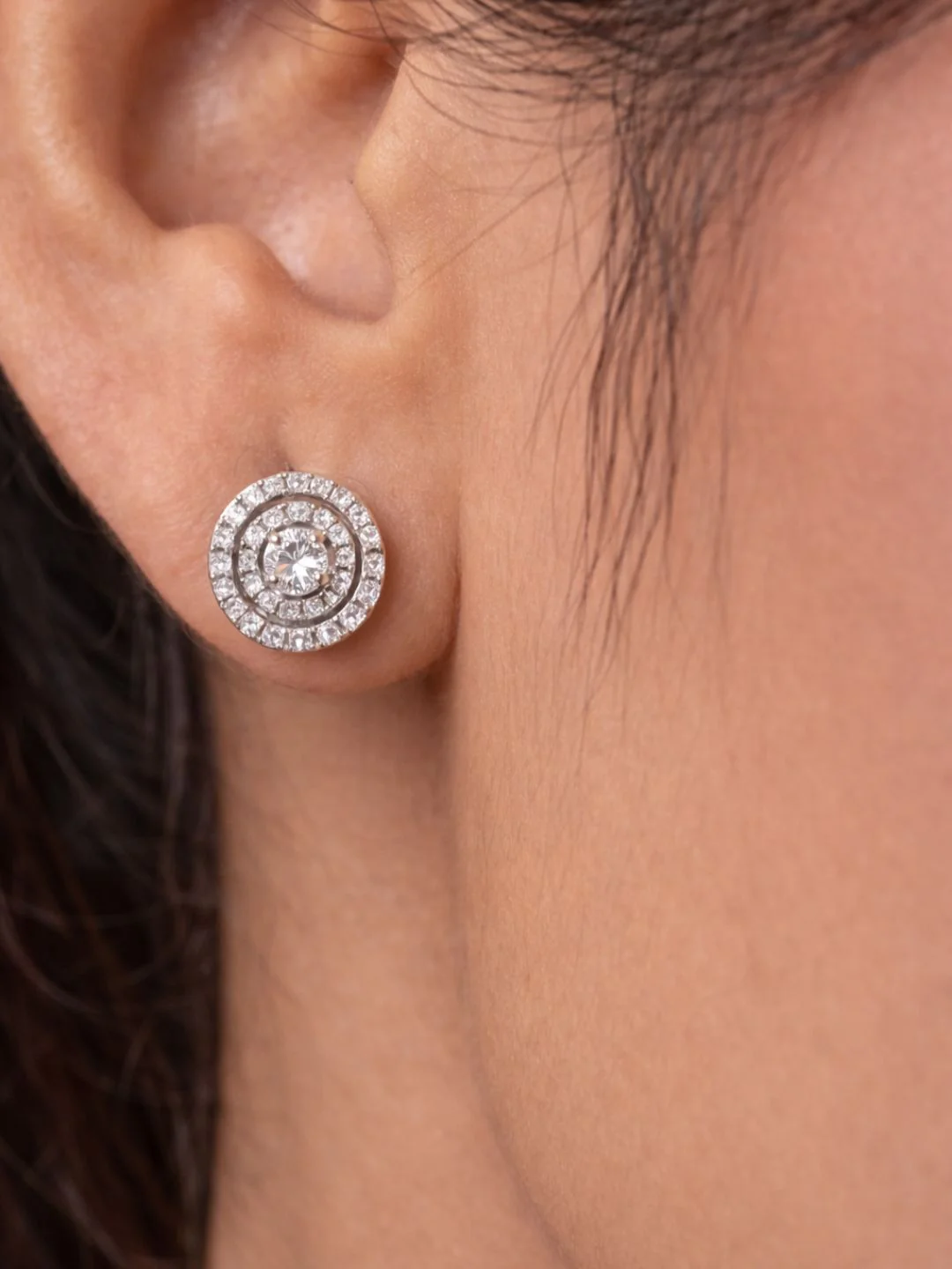 Alankrita Diamond earing & pendant stud - Image 4