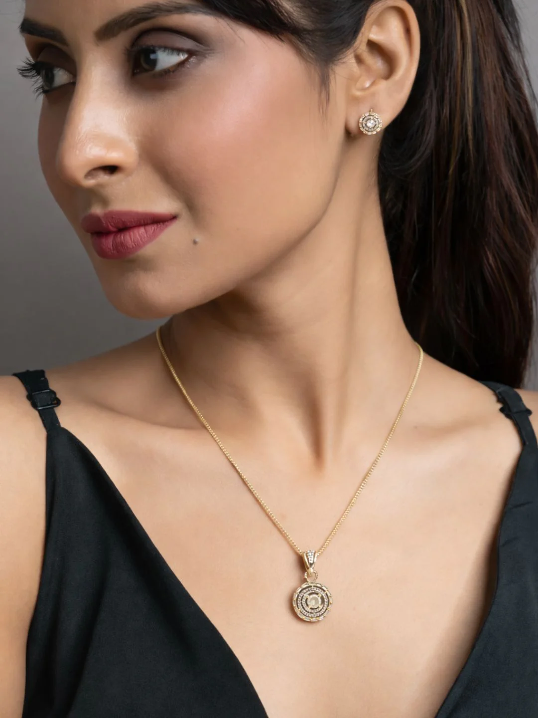 Alankrita Diamond earing & pendant stud - Image 6