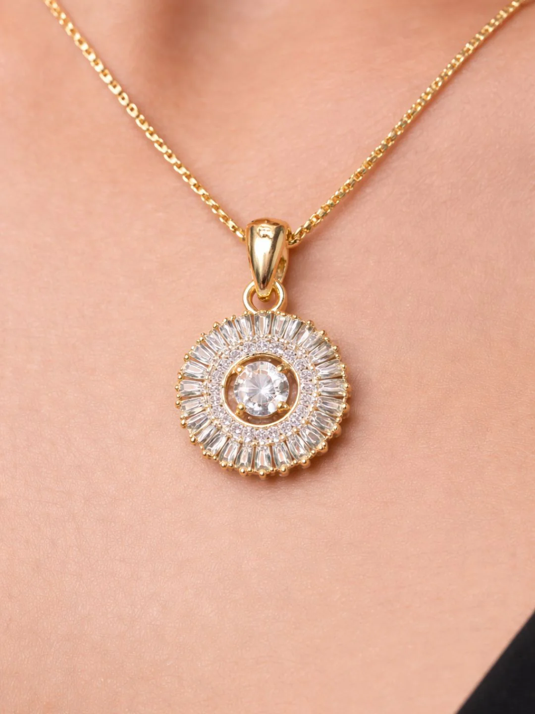 Alankrita Diamond earing & pendant stud - Image 3