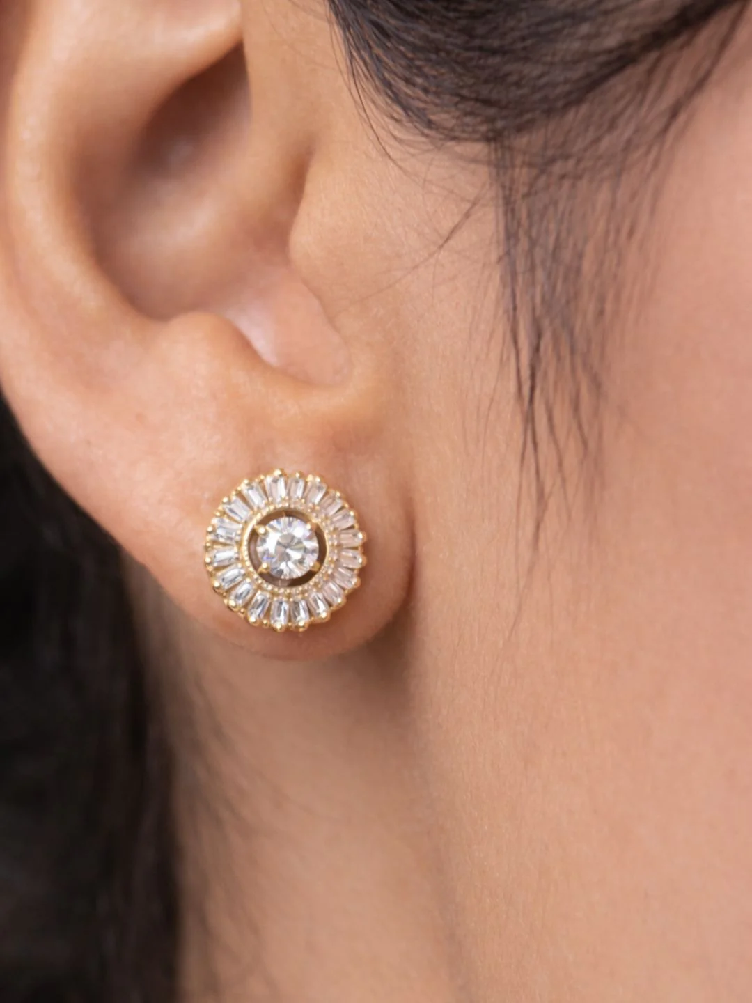 Alankrita Diamond earing & pendant stud - Image 5