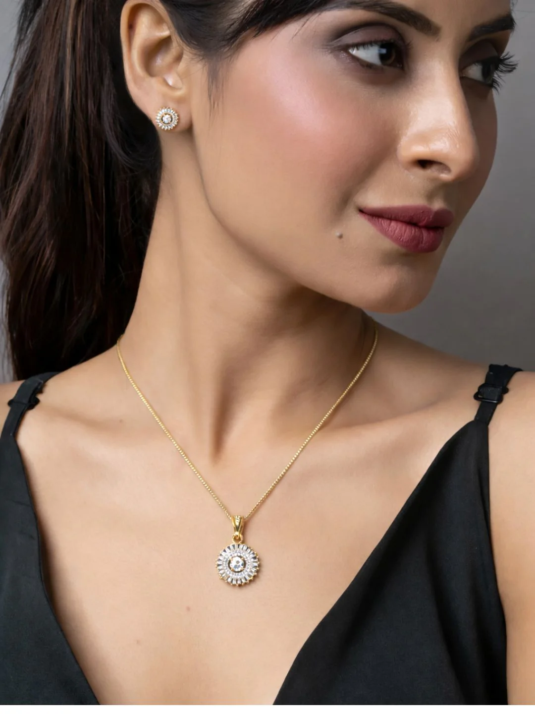 Alankrita Diamond earing & pendant stud - Image 6