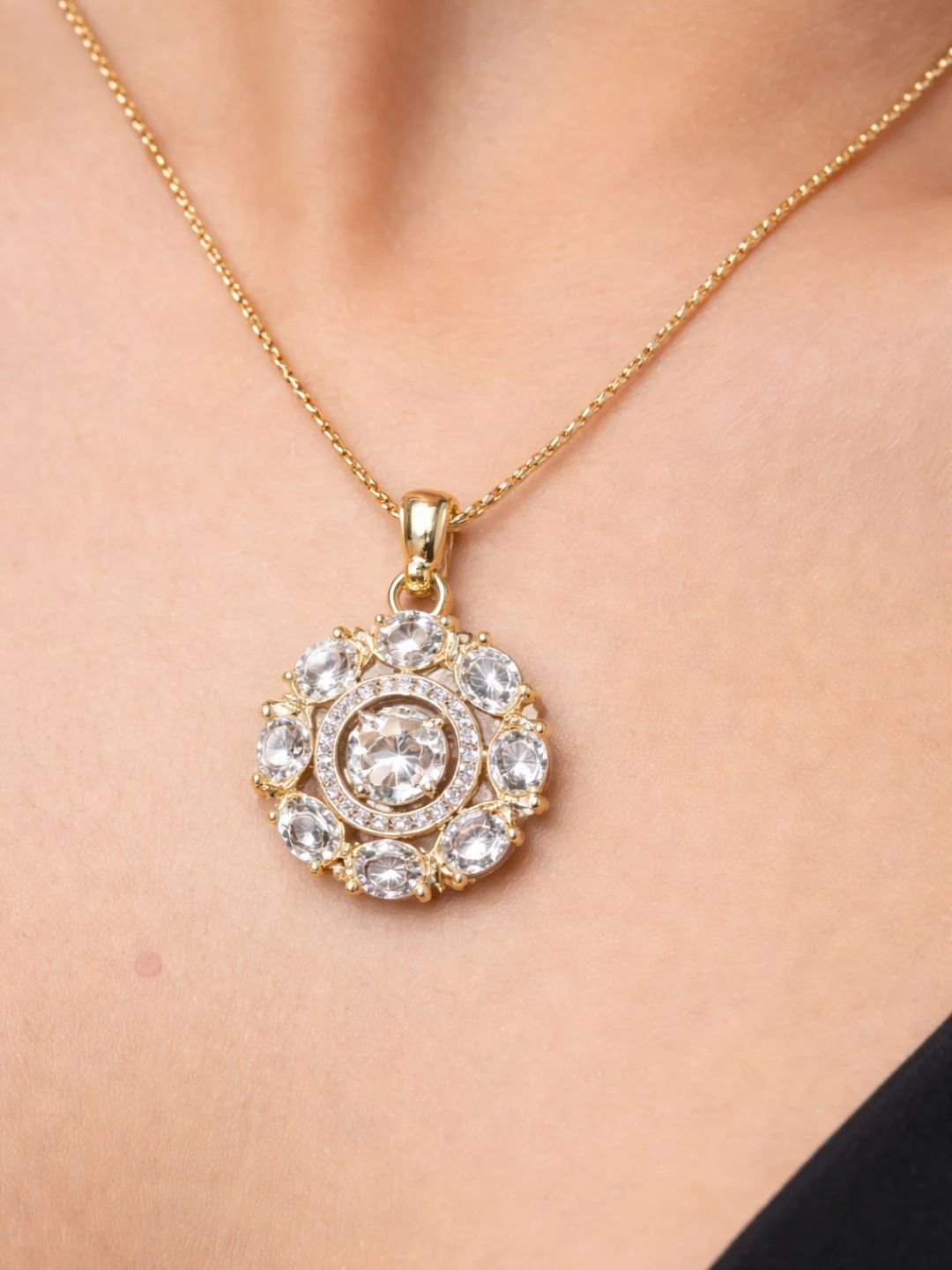 Alankrita Diamond earing & pendant stud - Image 3