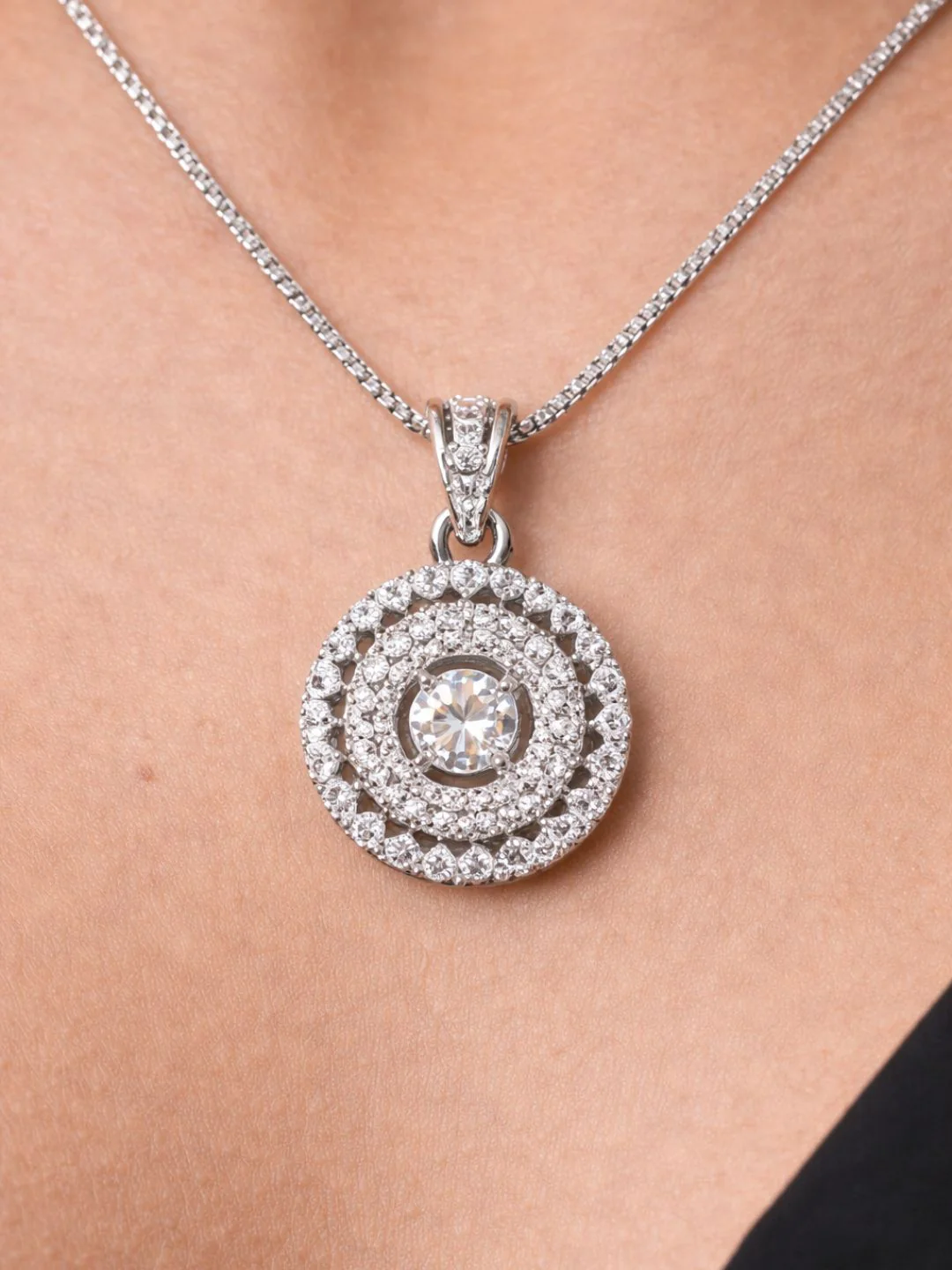 Alankrita Diamond earing & pendant stud - Image 4