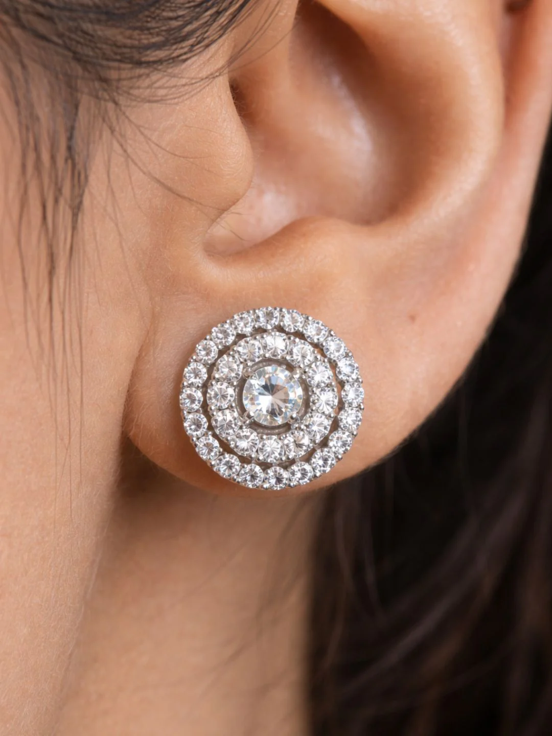 Alankrita Diamond earing & pendant stud - Image 6