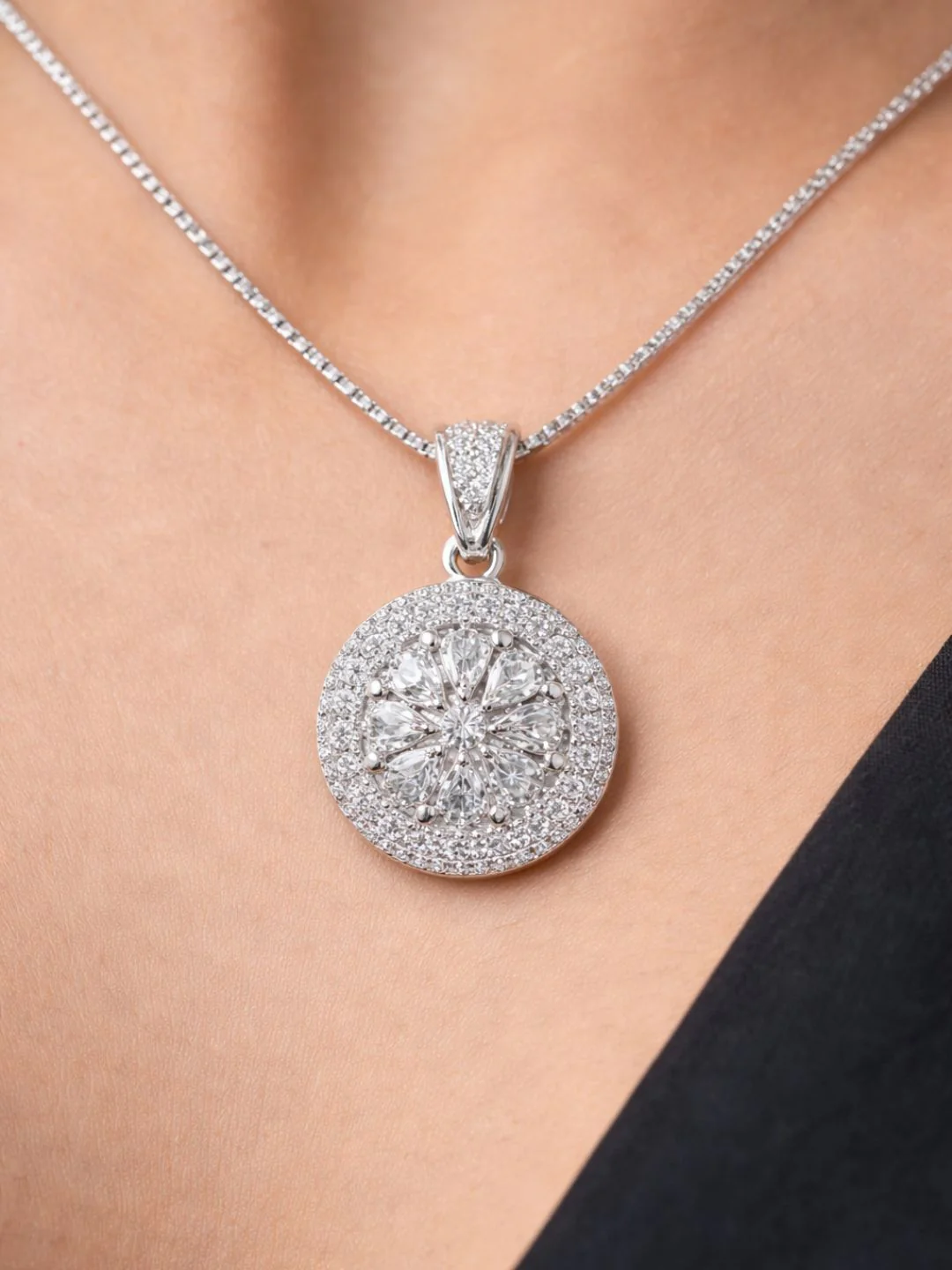 Alankrita Diamond earing & pendant stud - Image 3