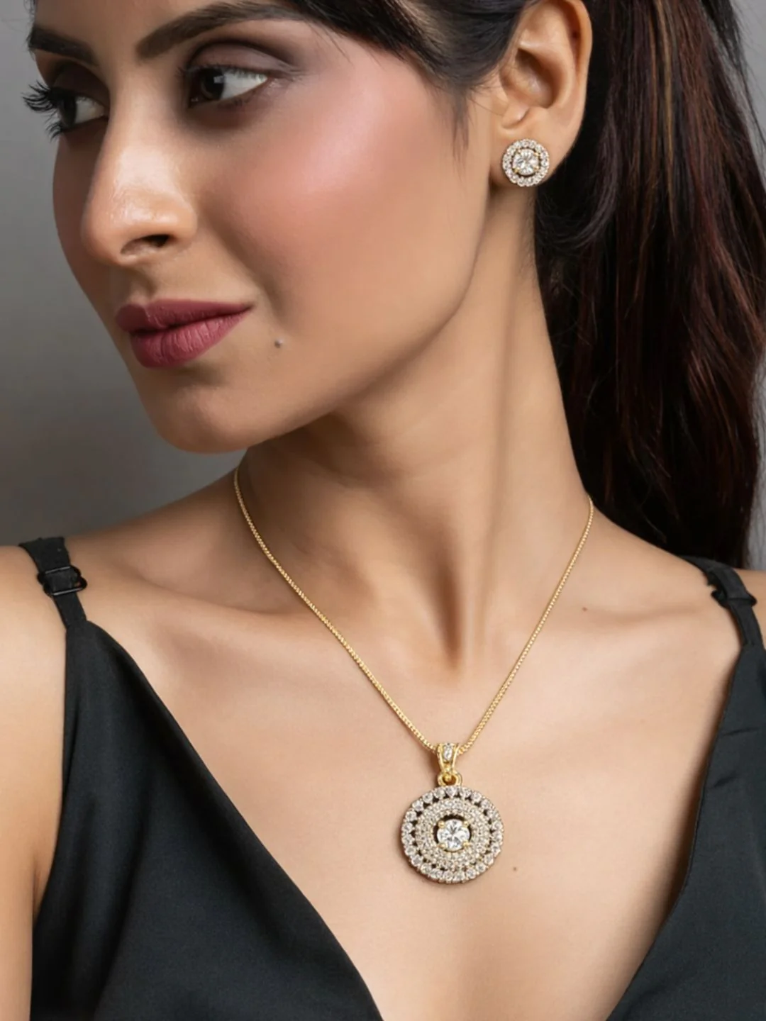 Alankrita Diamond earing & pendant stud - Image 7