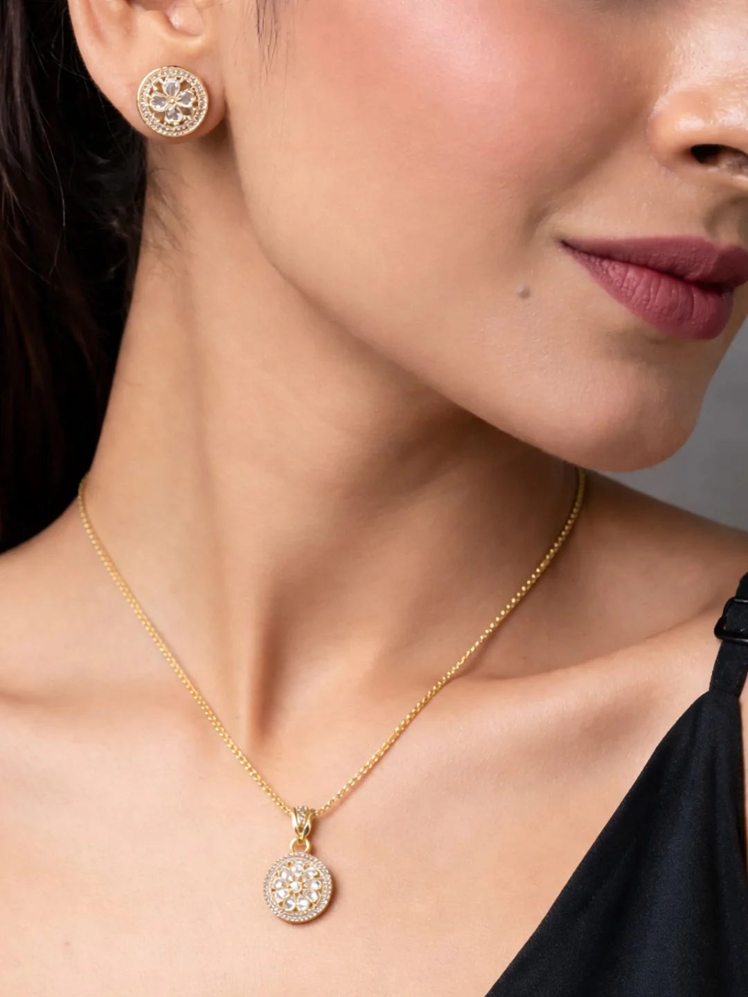 Alankrita Diamond earing & pendant stud - Image 2