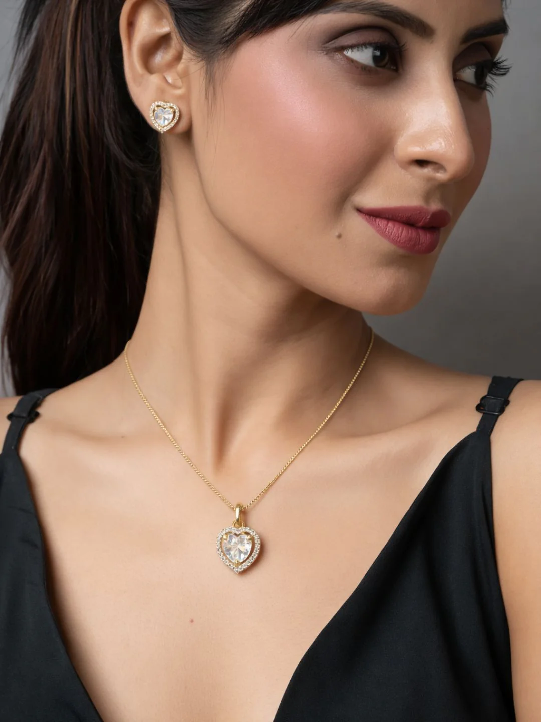 Alankrita Diamond earing & pendant stud - Image 6