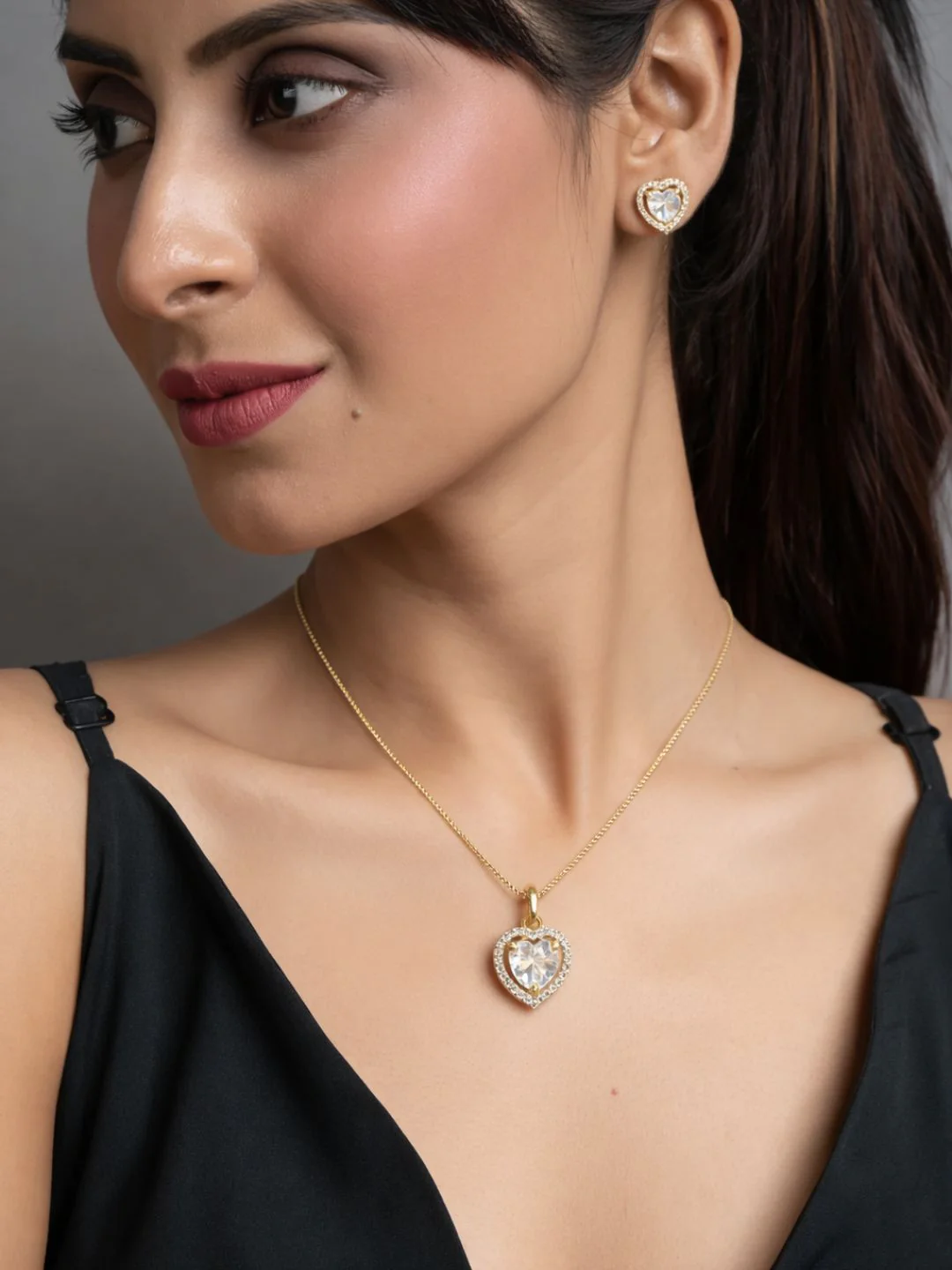 Alankrita Diamond earing & pendant stud - Image 7
