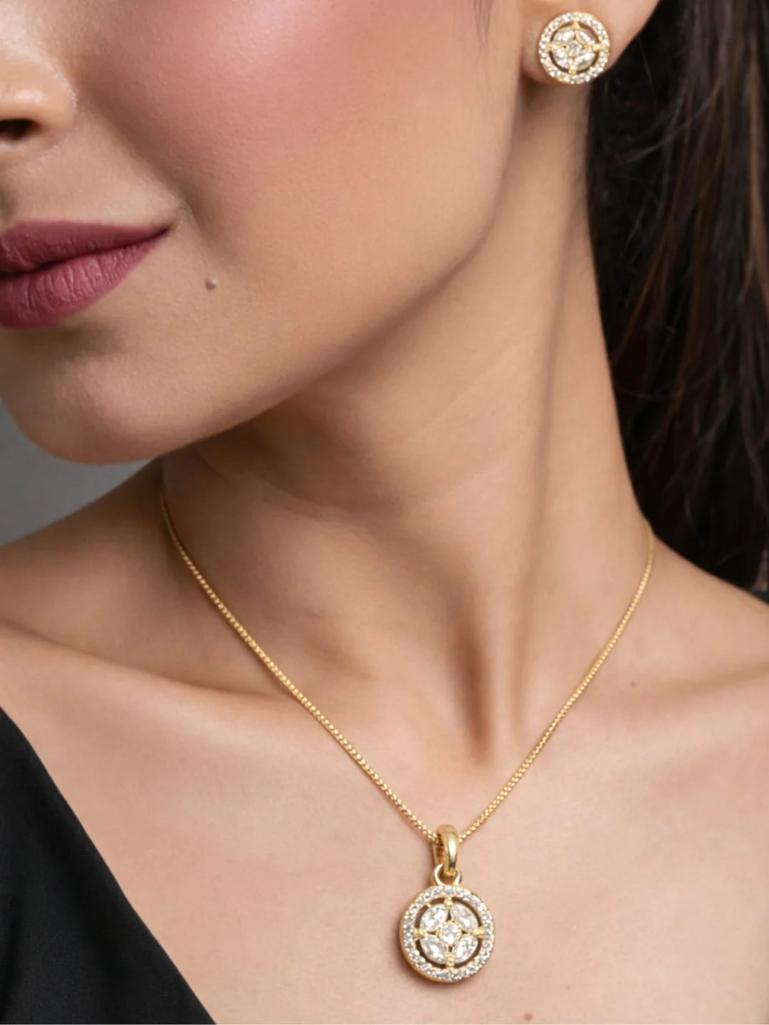 Alankrita Diamond earing & pendant stud - Image 2