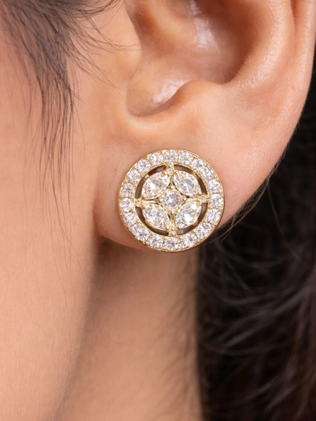 Alankrita Diamond earing & pendant stud - Image 5