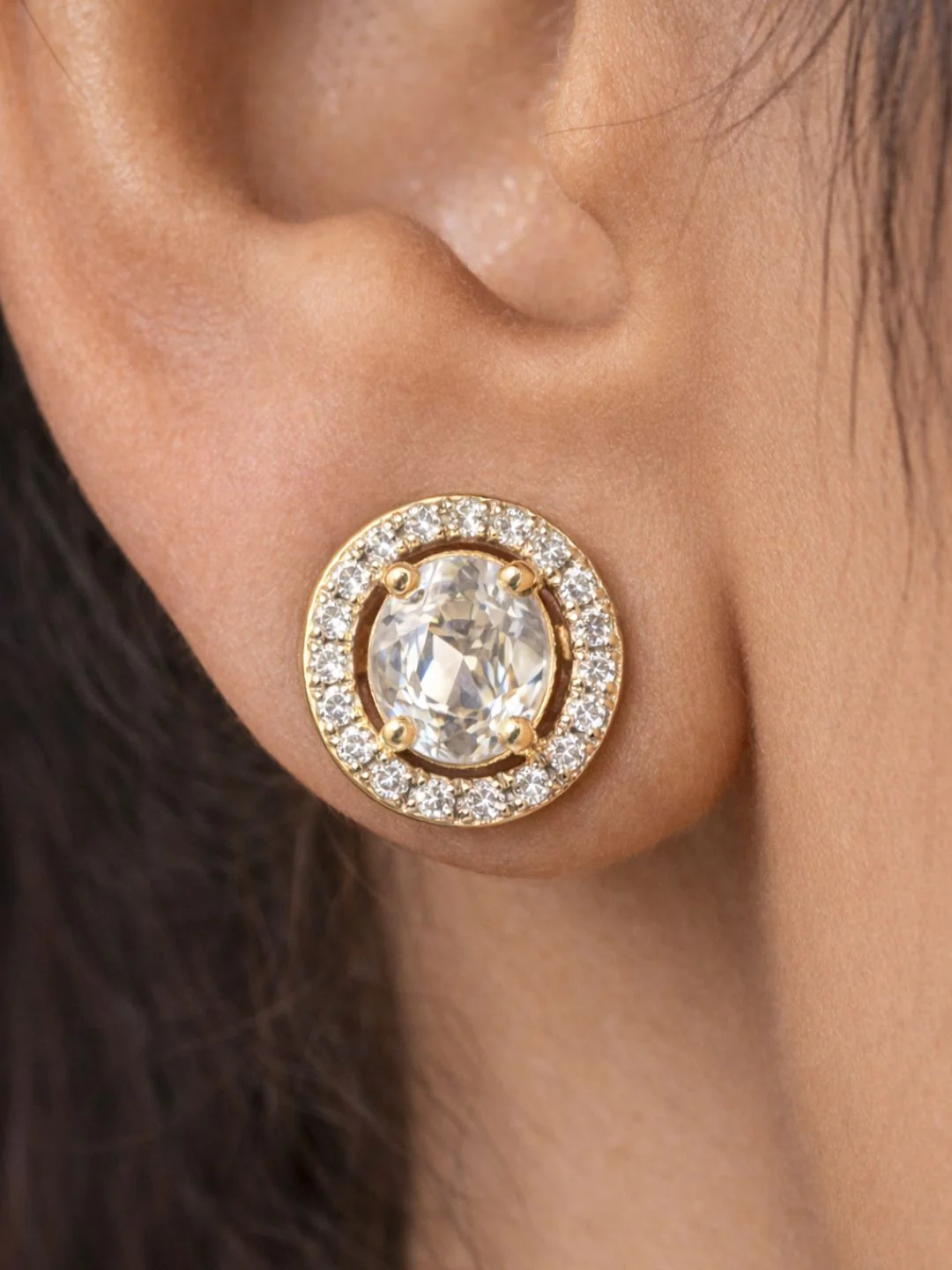 Alankrita Diamond earing & pendant stud - Image 4