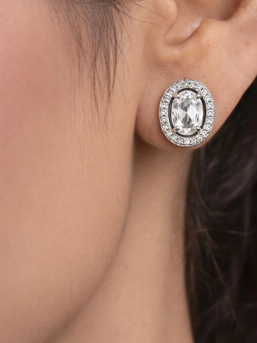 Alankrita Diamond earing & pendant stud - Image 5