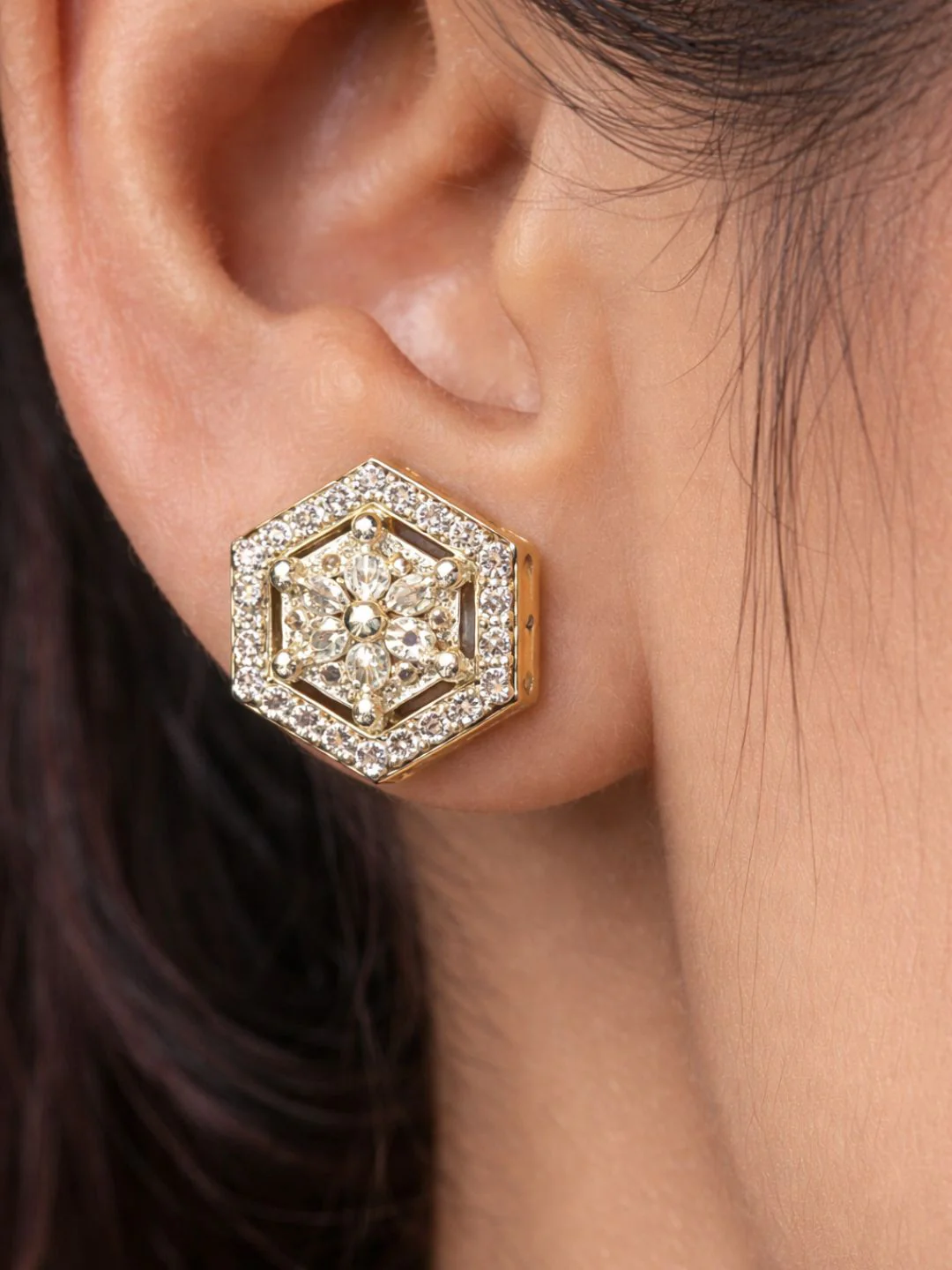Alankrita Diamond earing & pendant stud - Image 4