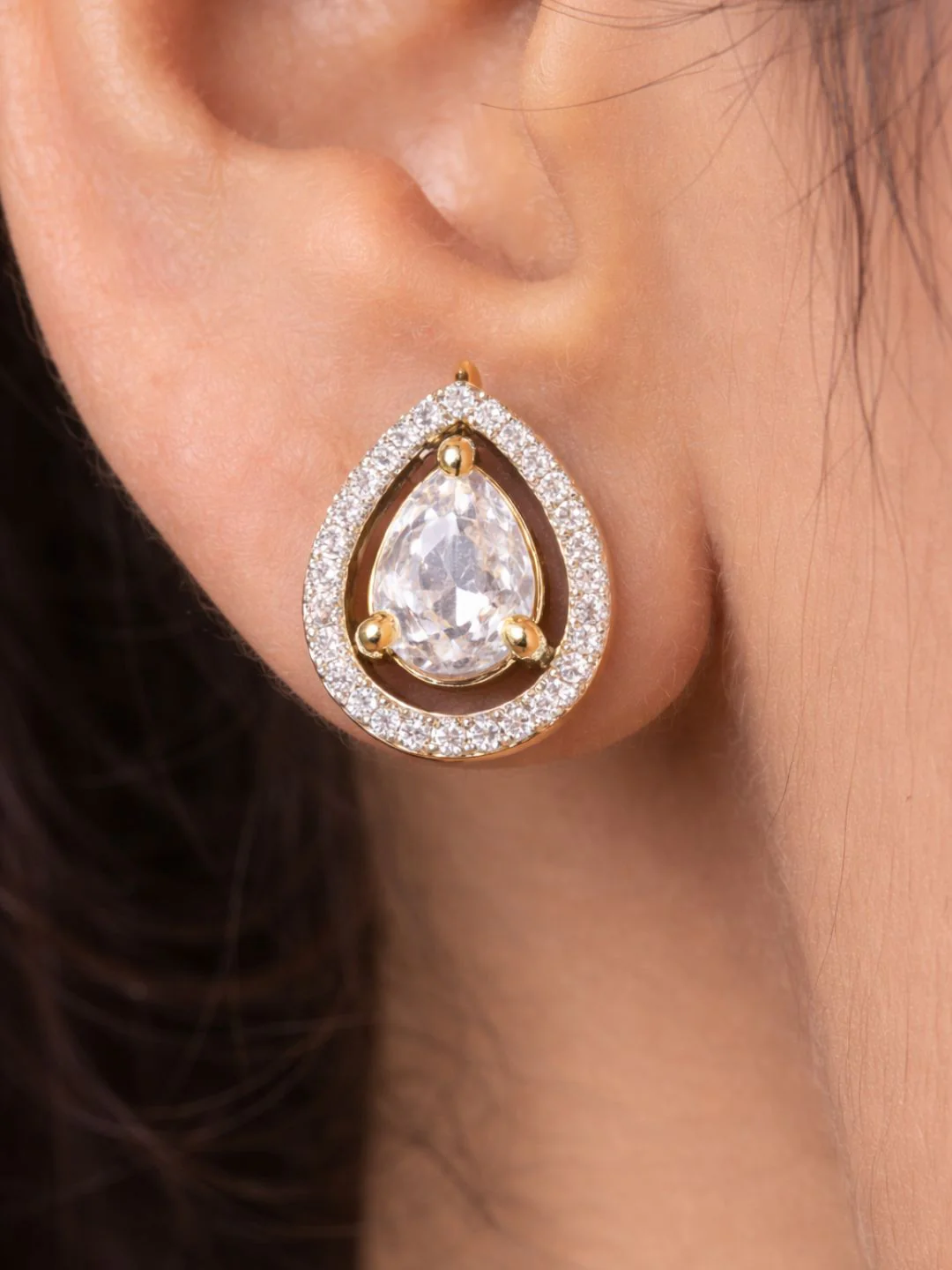 Alankrita Diamond earing & pendant stud - Image 4