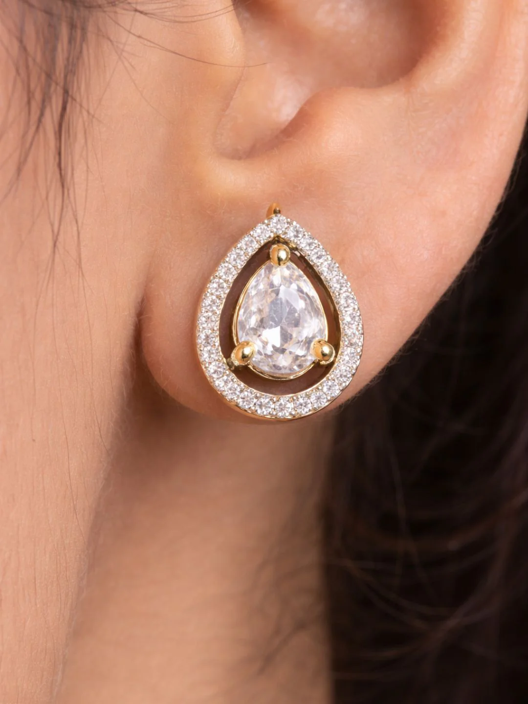Alankrita Diamond earing & pendant stud - Image 5