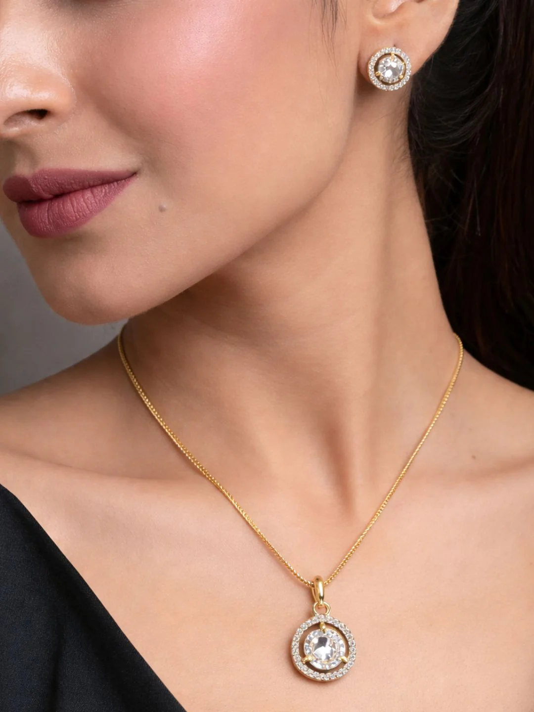 Alankrita Diamond earing & pendant stud - Image 2