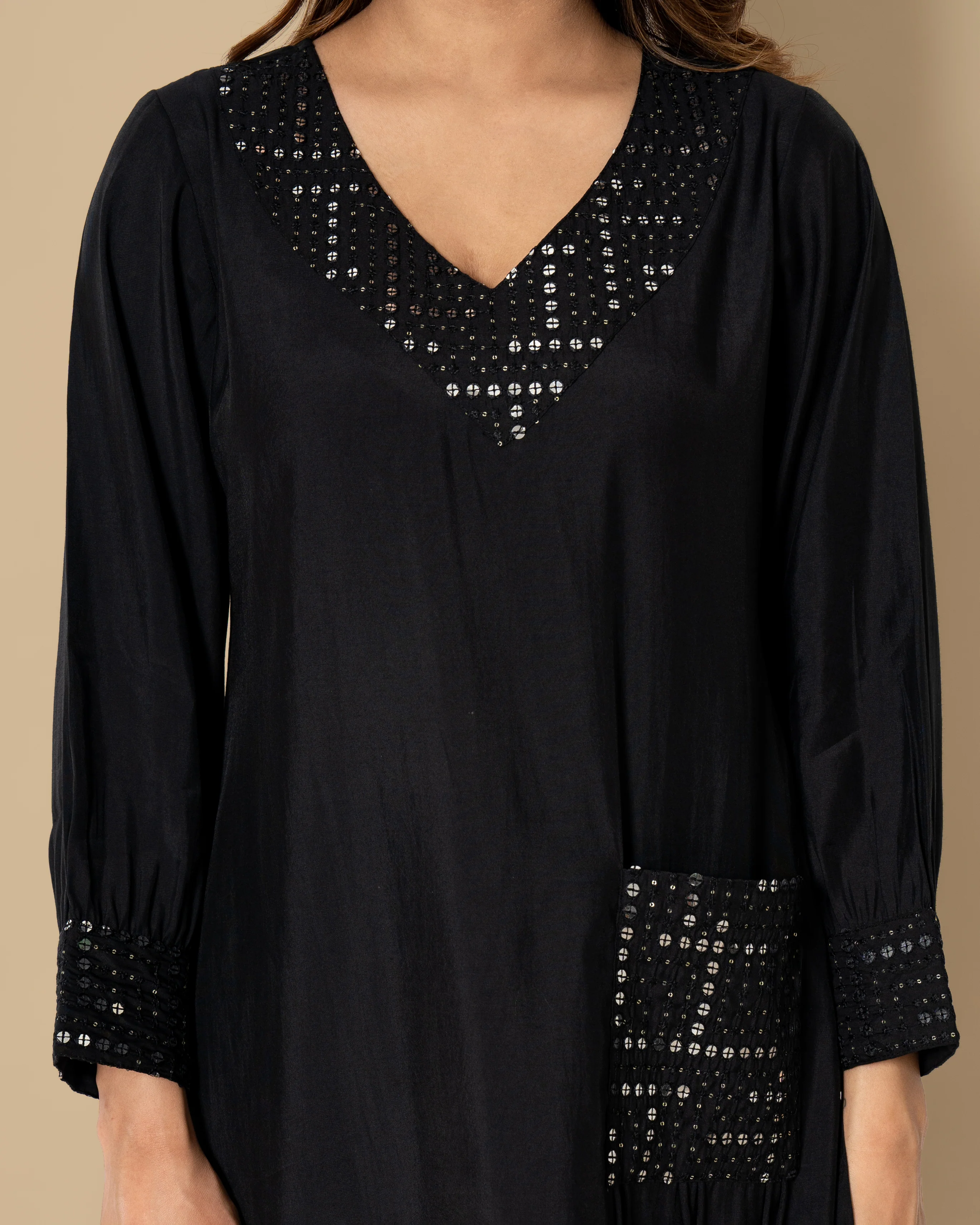 Naina Jade Work Kurta Pant Set - Image 2