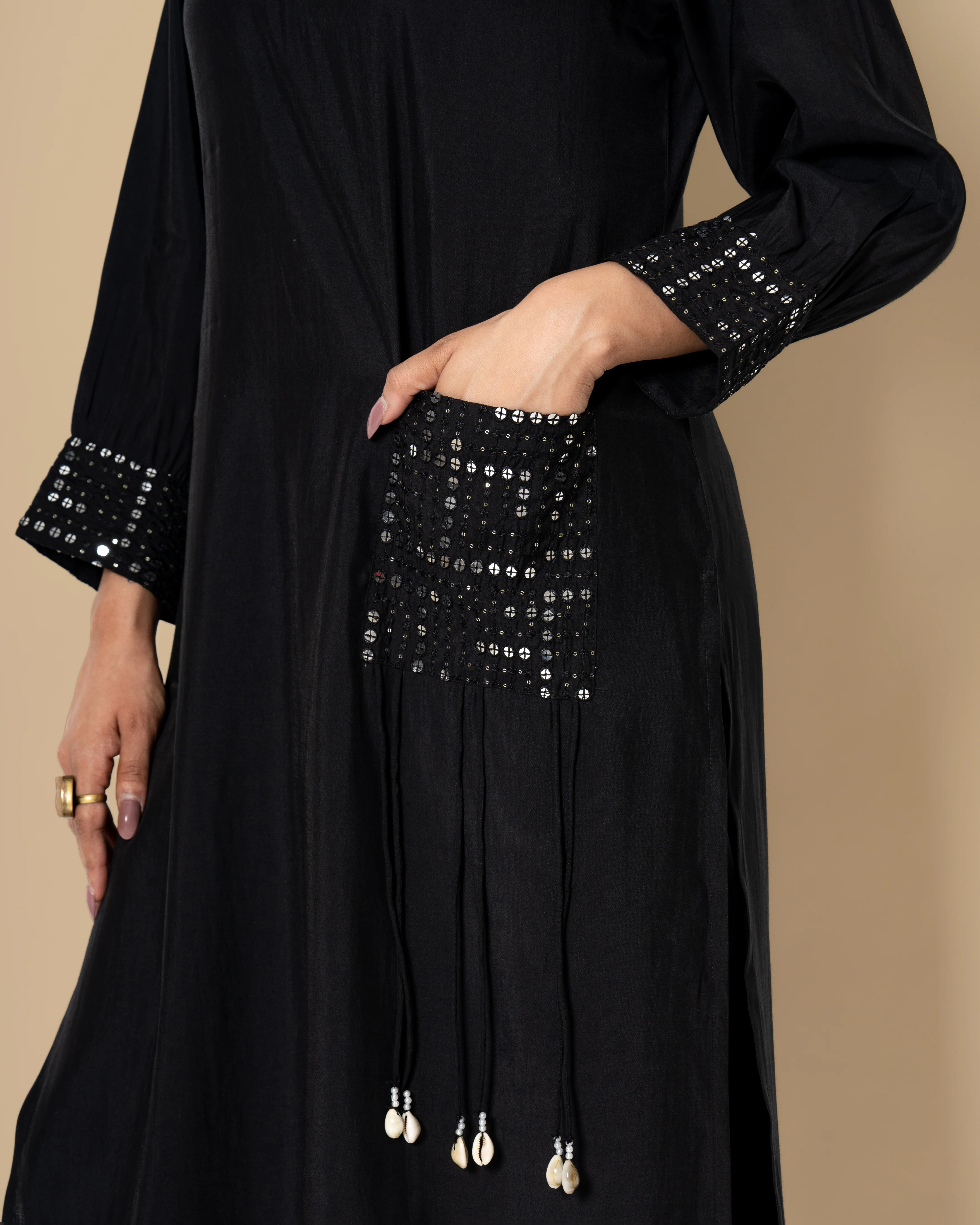 Naina Jade Work Kurta Pant Set - Image 4