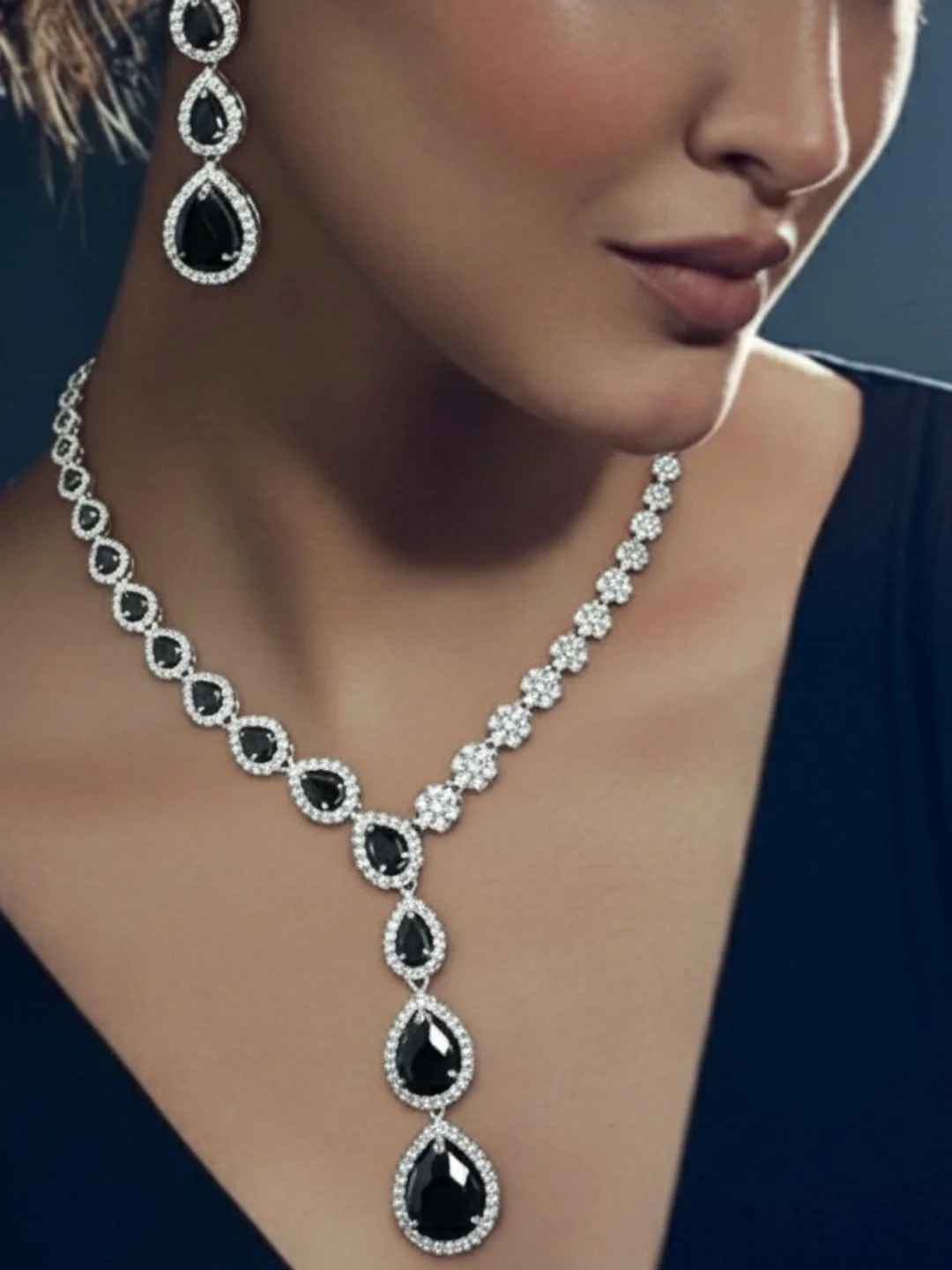 Antaara Diamond Necklace with Earings - Image 2