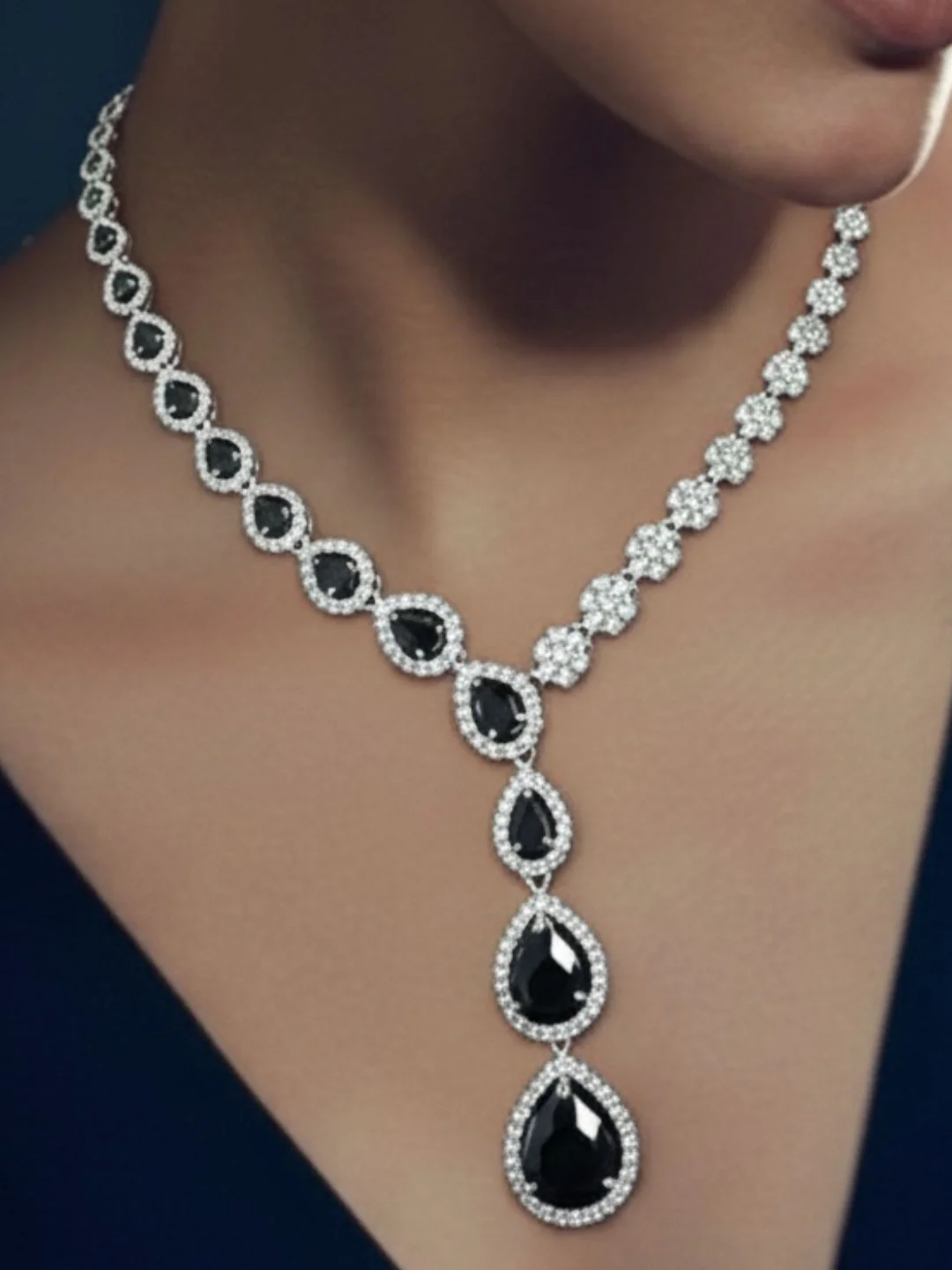 Antaara Diamond Necklace with Earings - Image 3