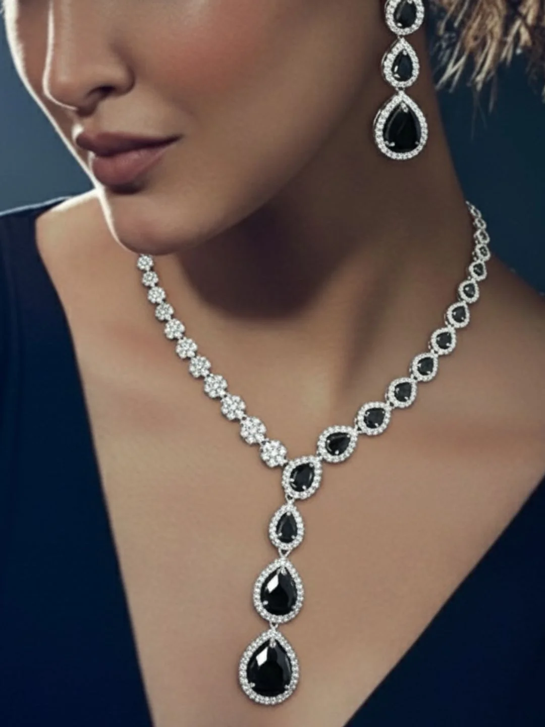 Antaara Diamond Necklace with Earings - Image 6