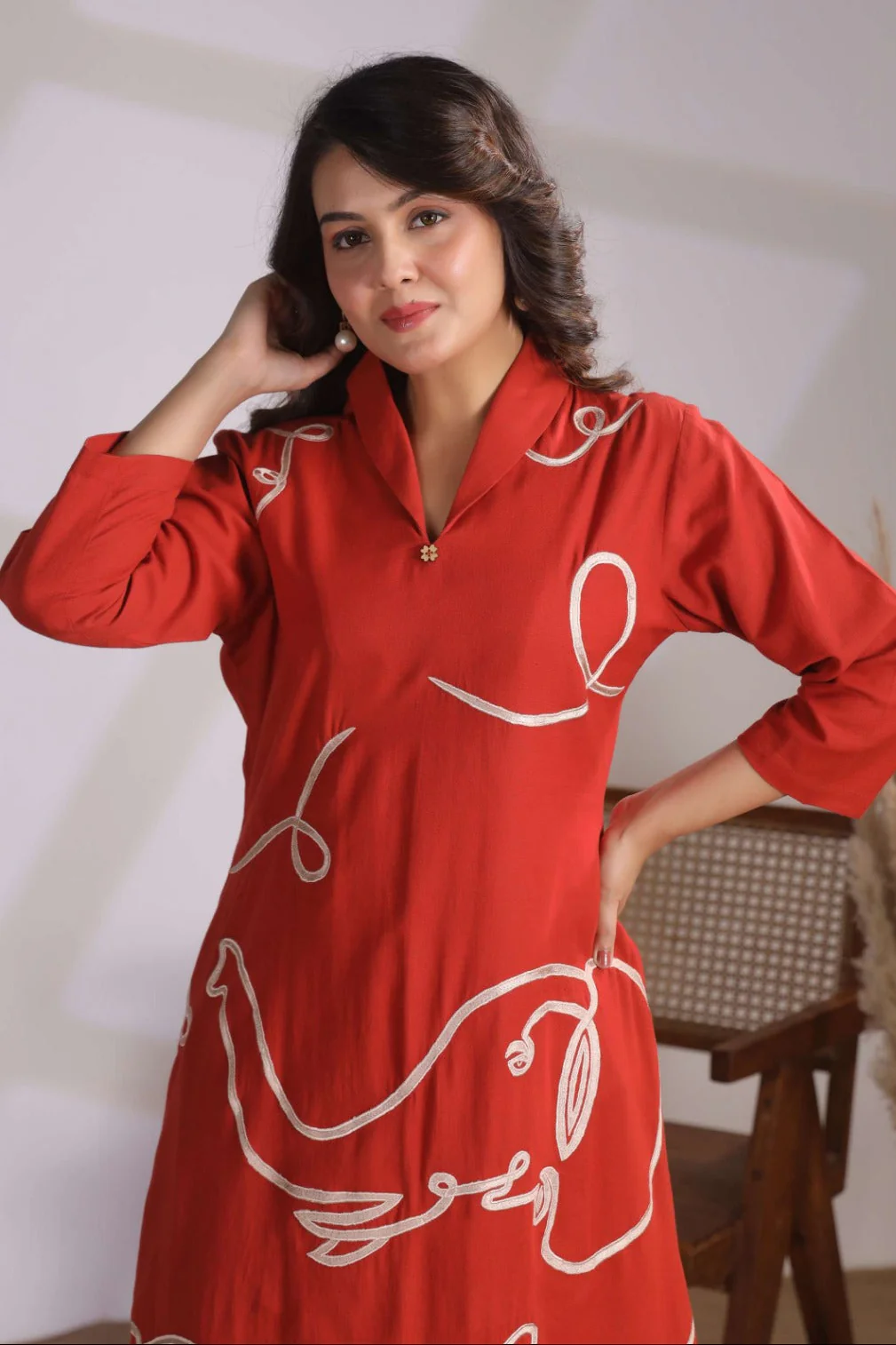 Chhavi Coral Embroidered Kurta Pant Set - Image 2