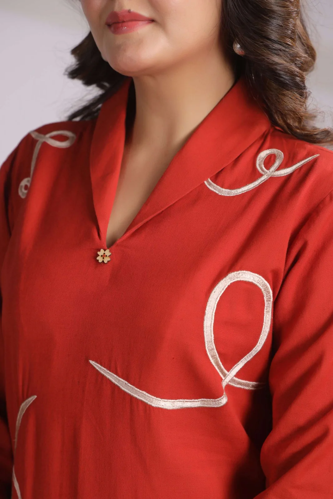 Chhavi Coral Embroidered Kurta Pant Set - Image 4