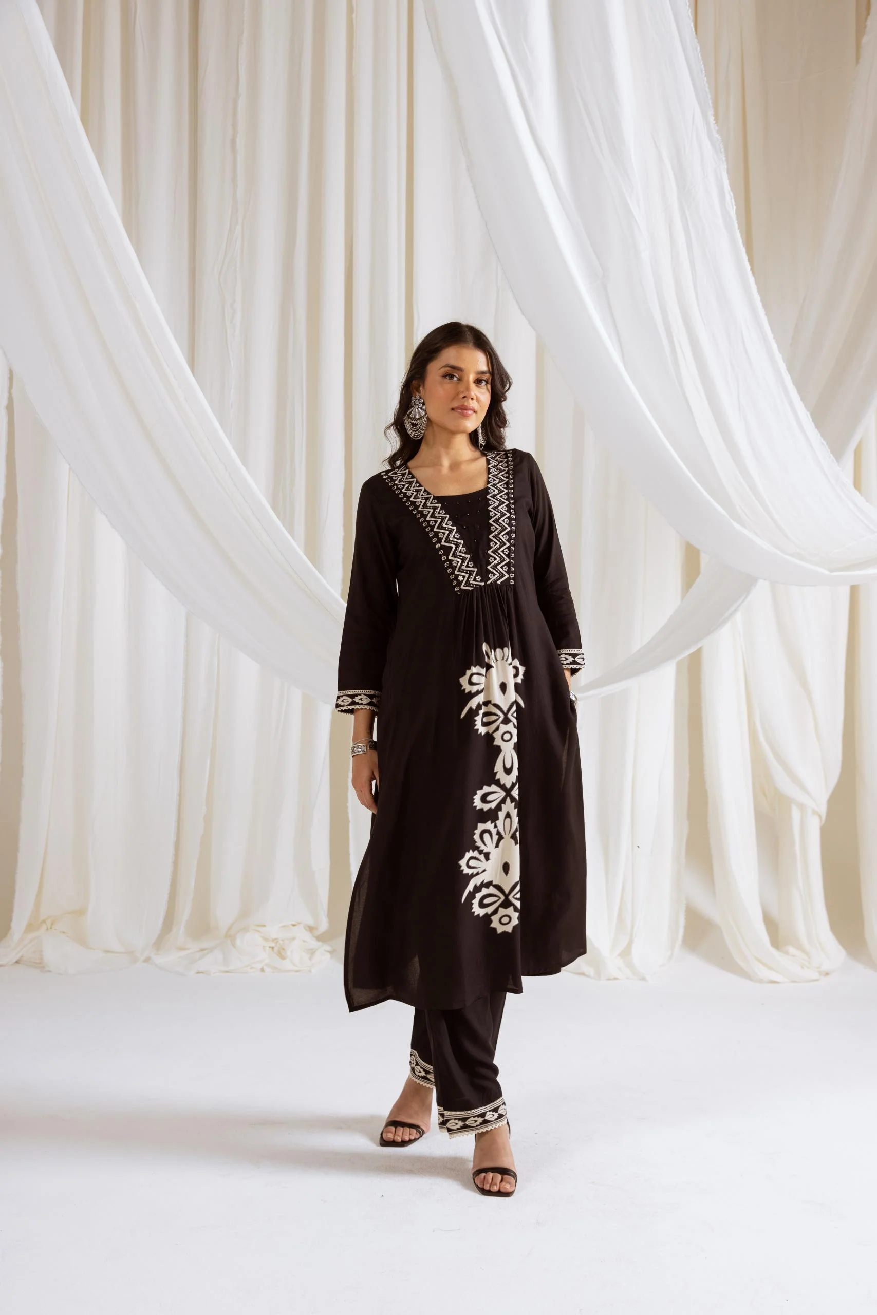 Rasna Onyx Kurta Pant Set - Image 4