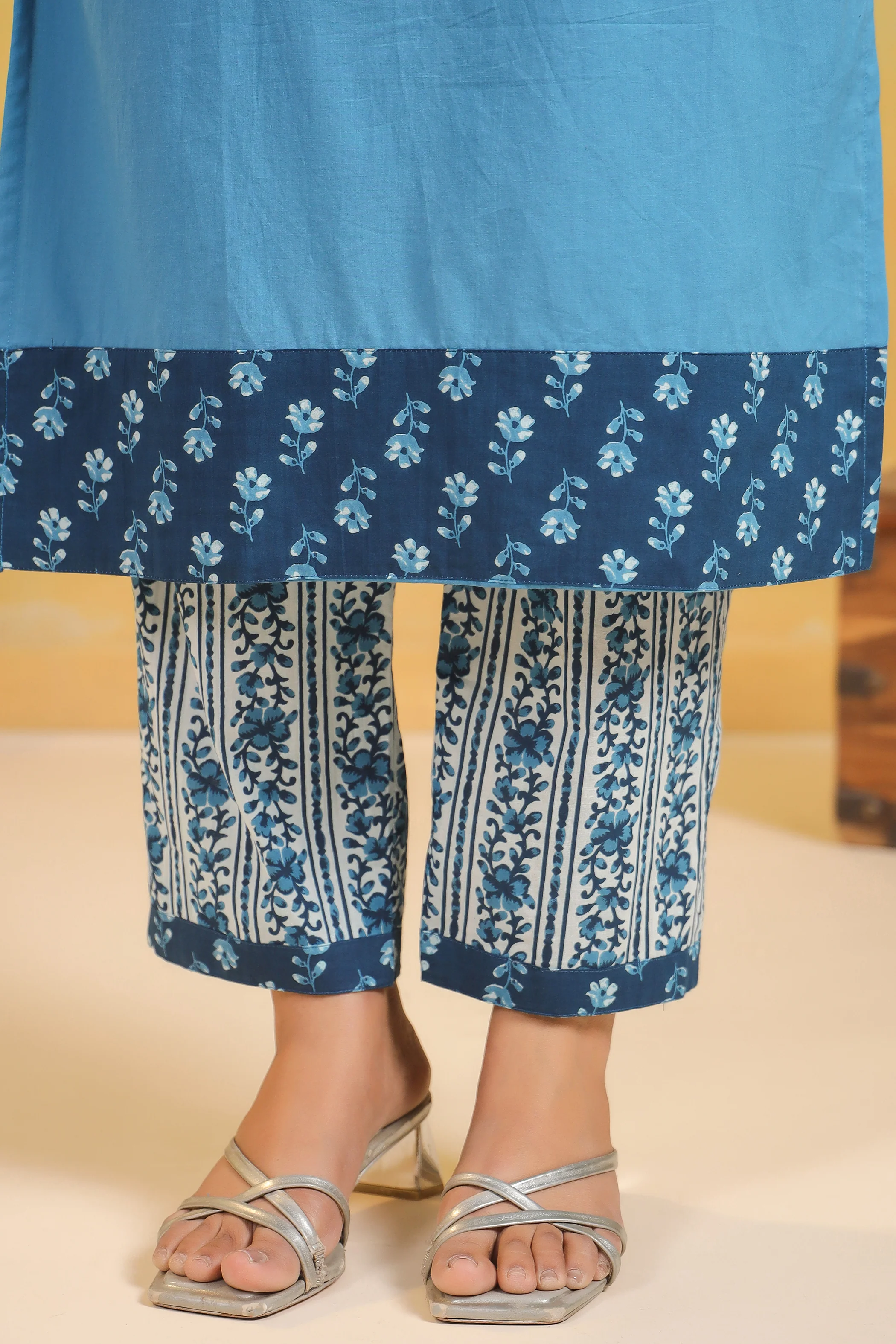 Kashwini Aqua Printed Cotton Suit Set - Image 12