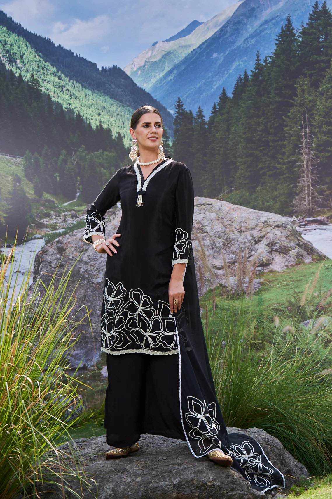 VARIDHI BLACK EMBROIDERED SUIT SET - Image 5
